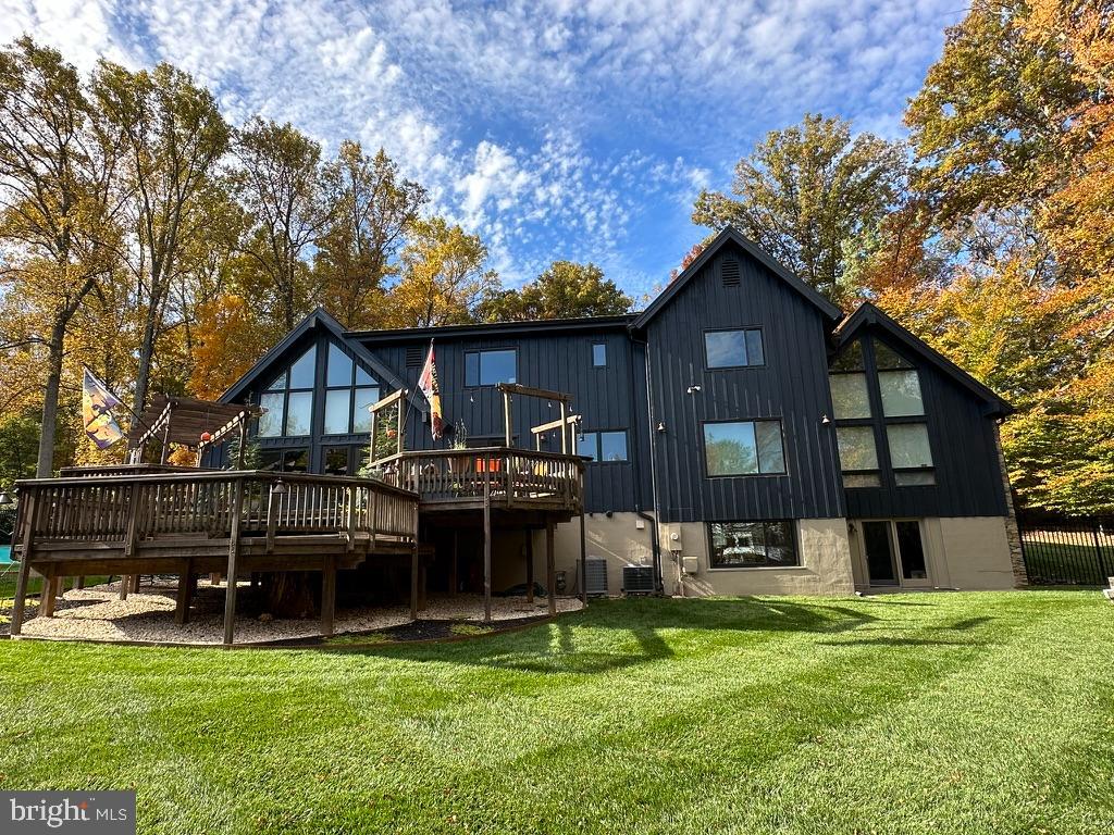 WALKER WOODS LAKE - Residential