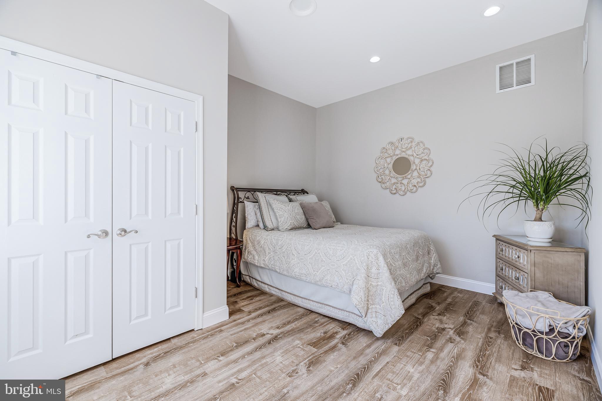 RIVER CREEK - Residential