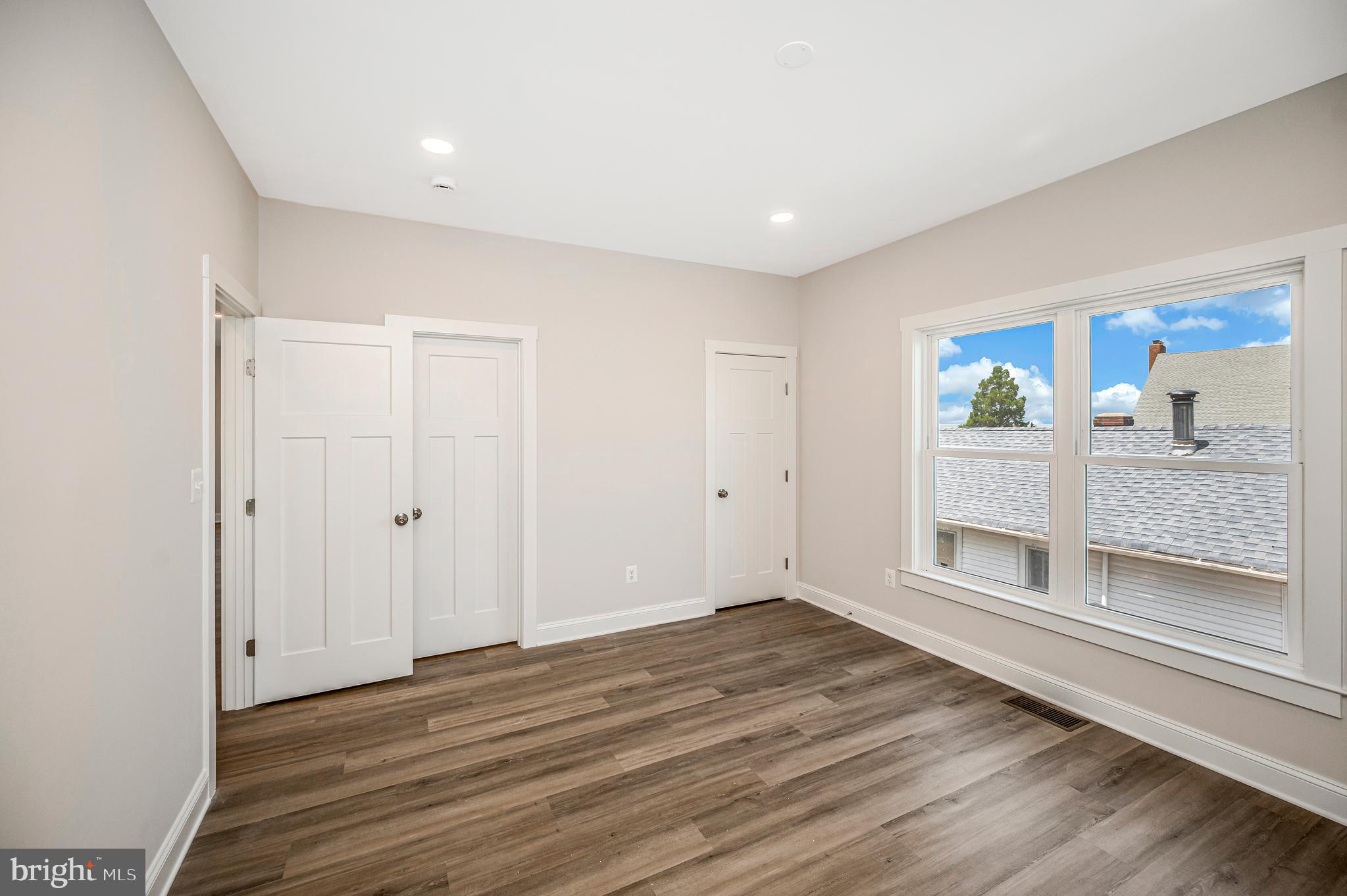 FAIRVIEW  BEACH - Residential