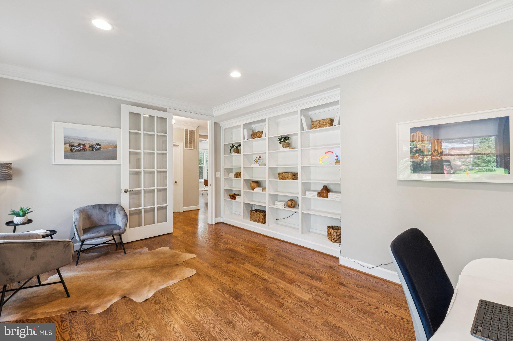 LEE HEIGHTS - Residential