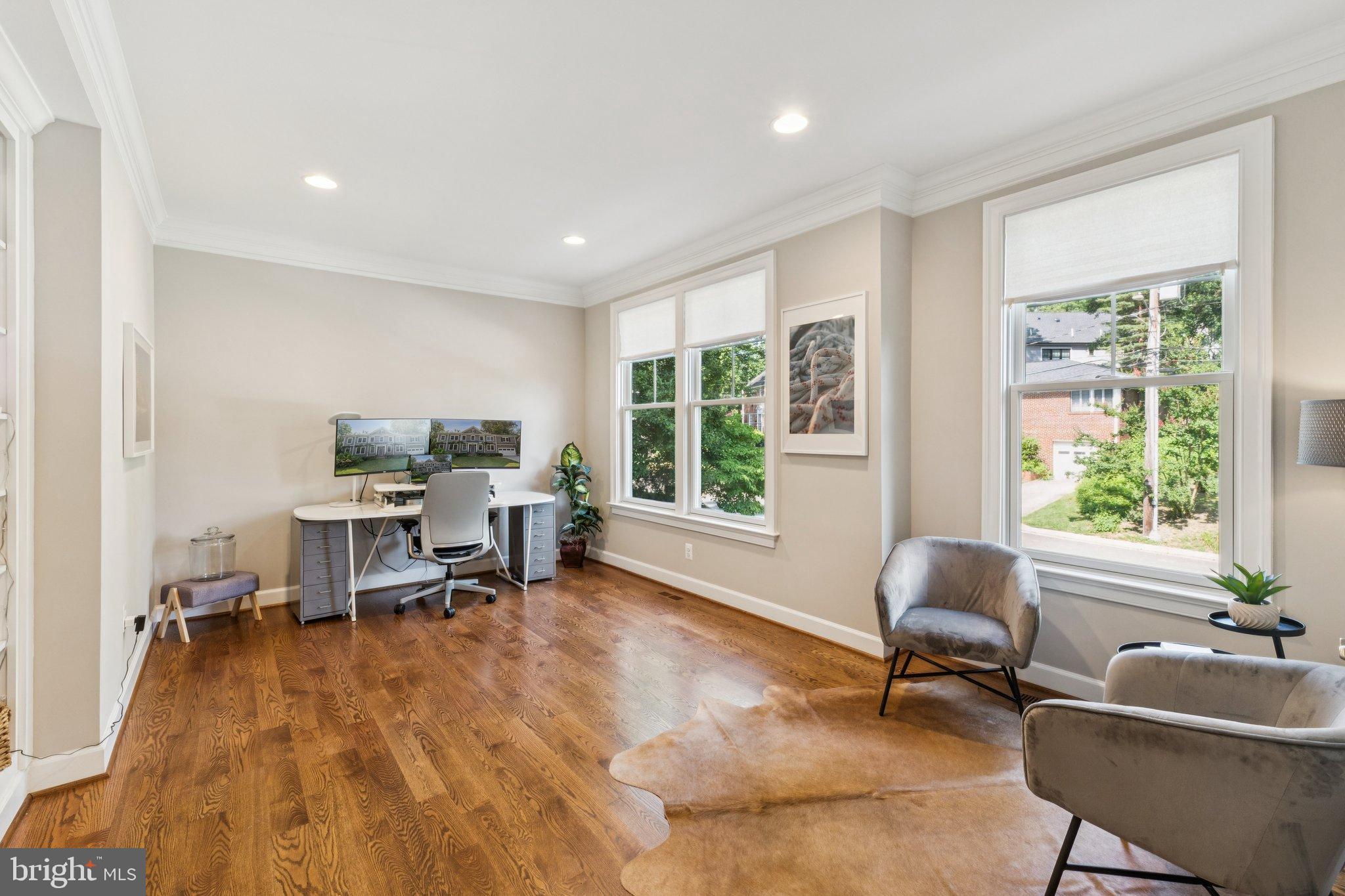 LEE HEIGHTS - Residential