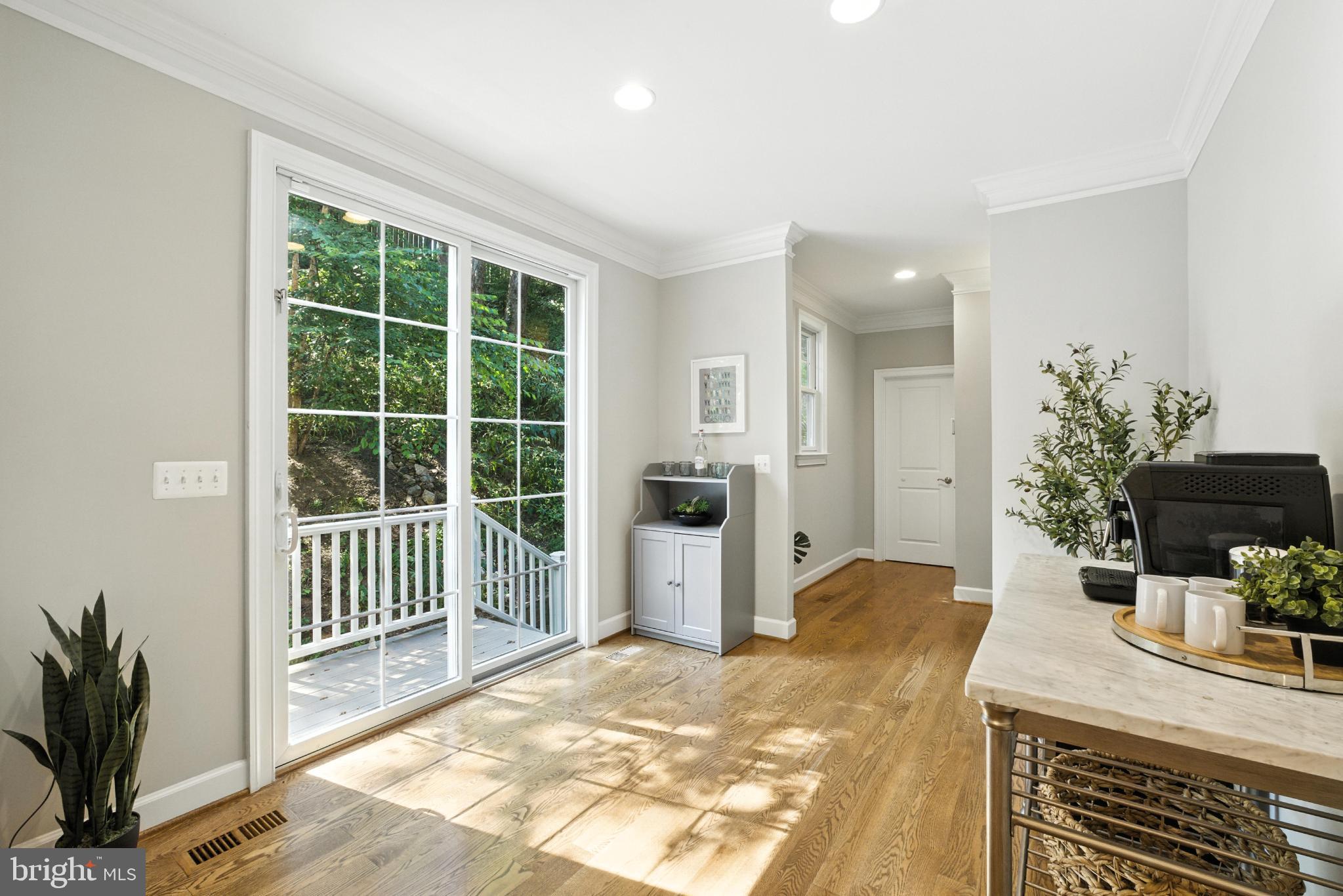 LEE HEIGHTS - Residential