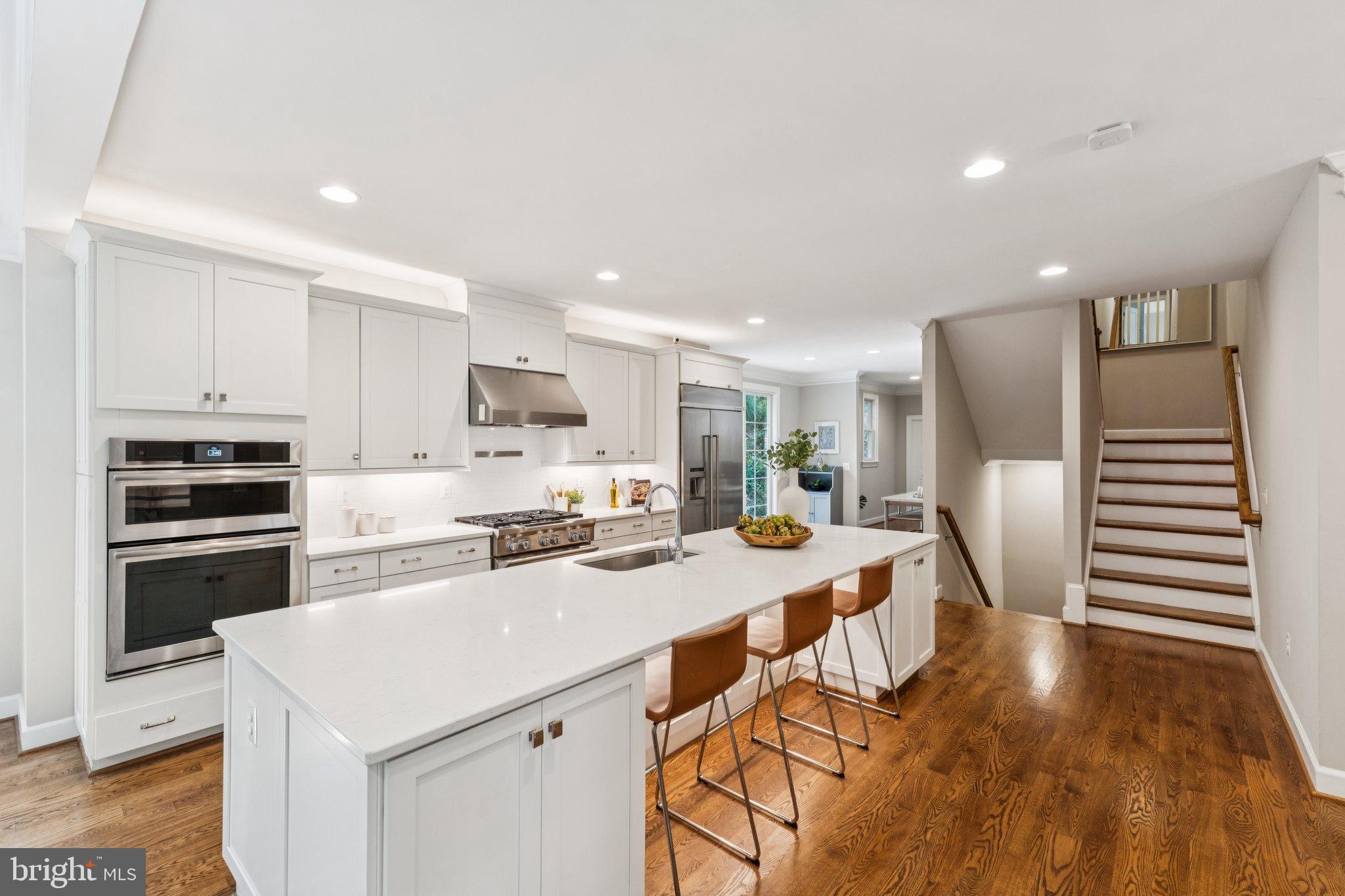 LEE HEIGHTS - Residential