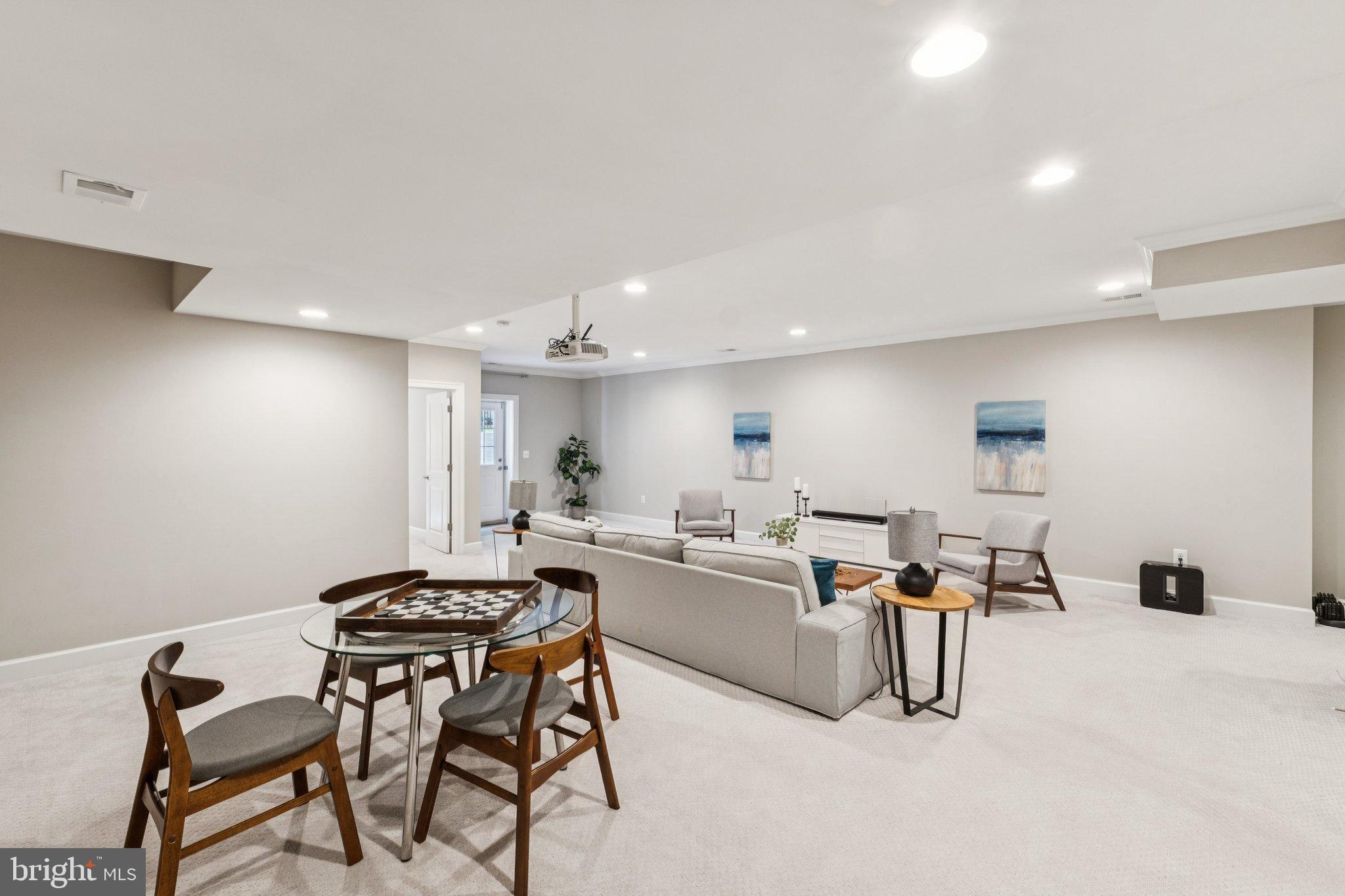 LEE HEIGHTS - Residential