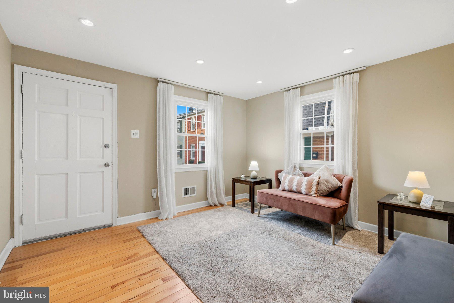 PINEWOOD HILL - Residential