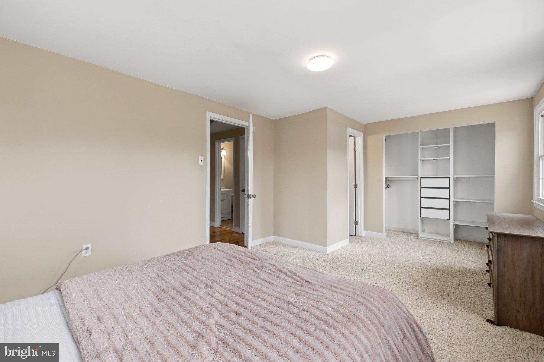 PINEWOOD HILL - Residential