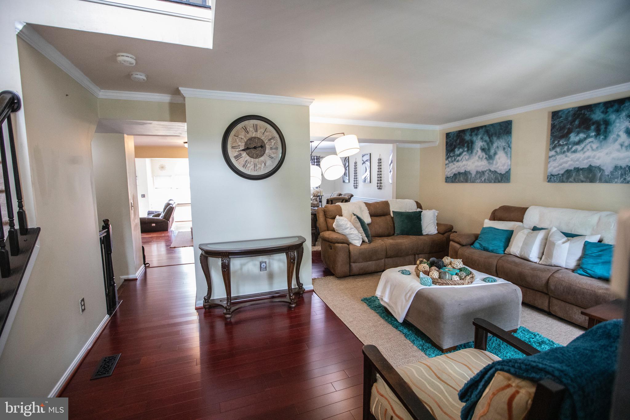 SEVEN OAKS - Residential
