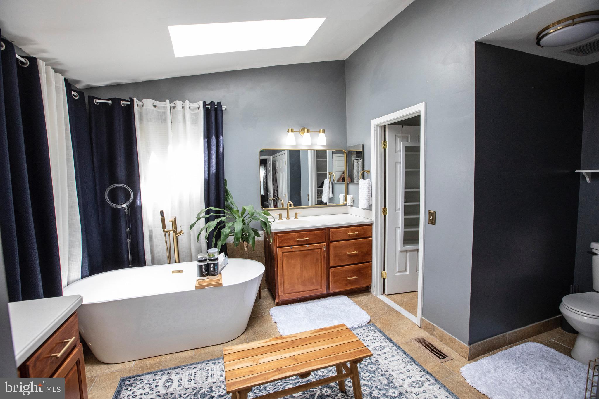 SEVEN OAKS - Residential
