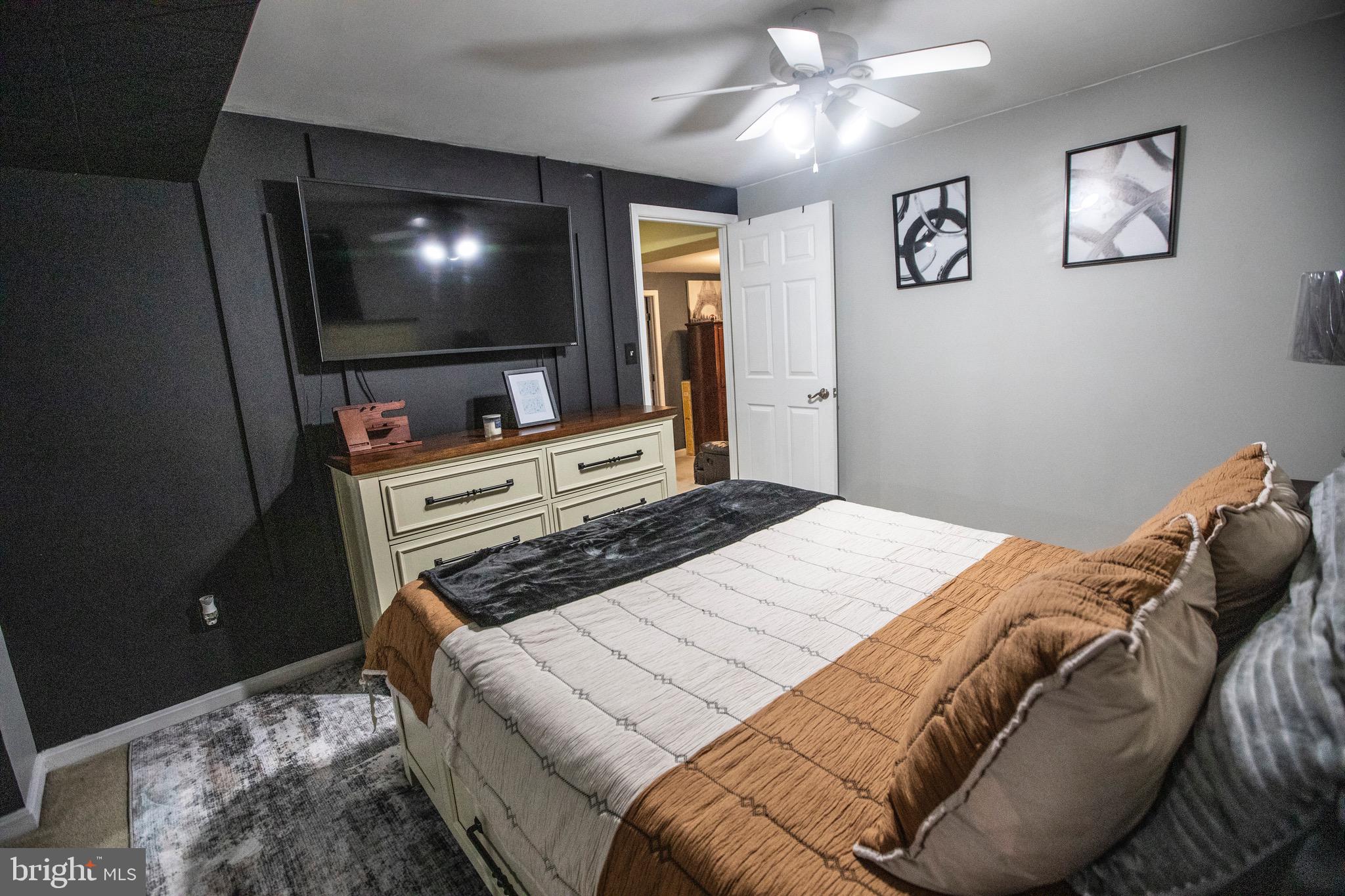 SEVEN OAKS - Residential