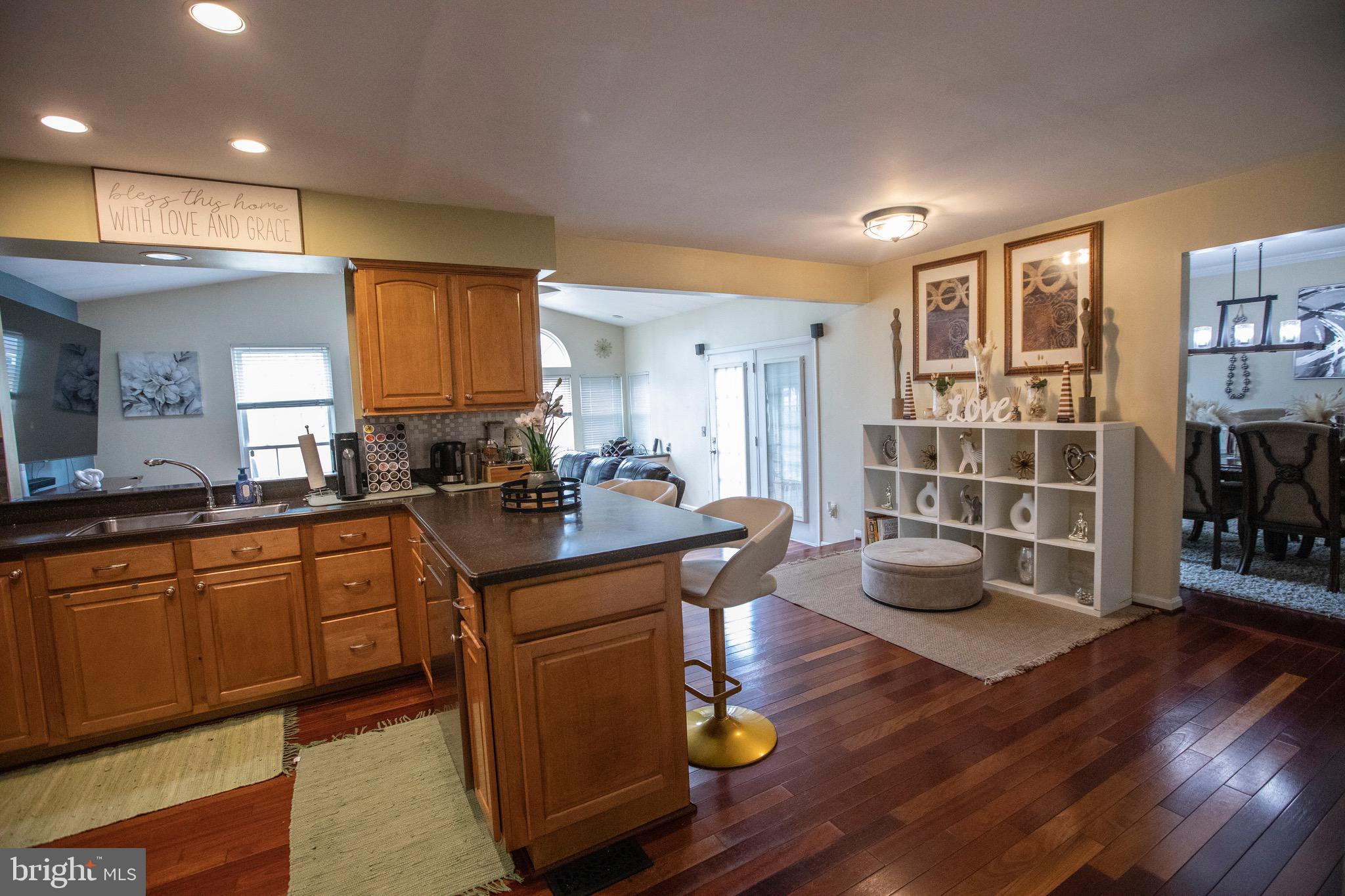 SEVEN OAKS - Residential