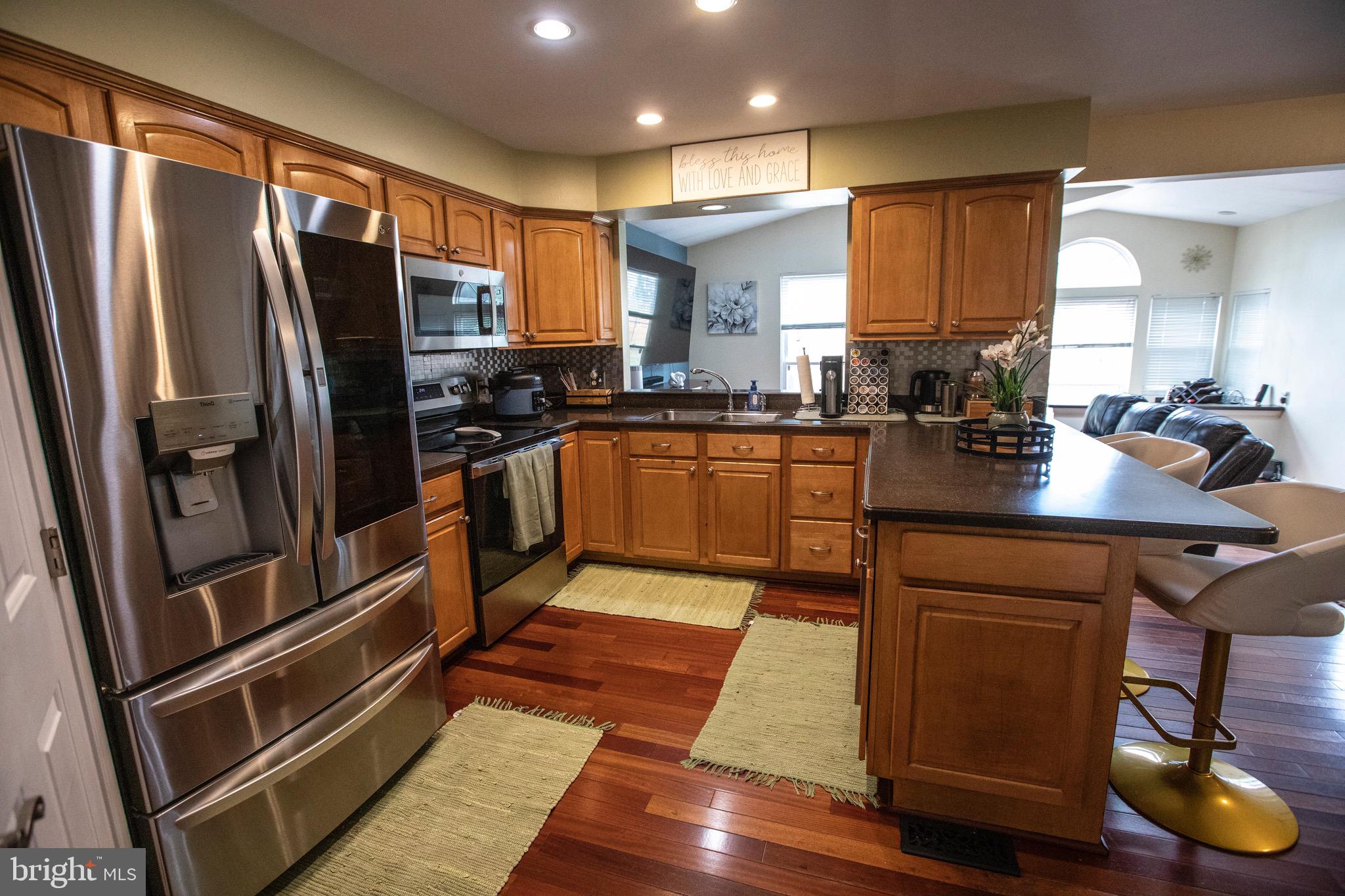 SEVEN OAKS - Residential