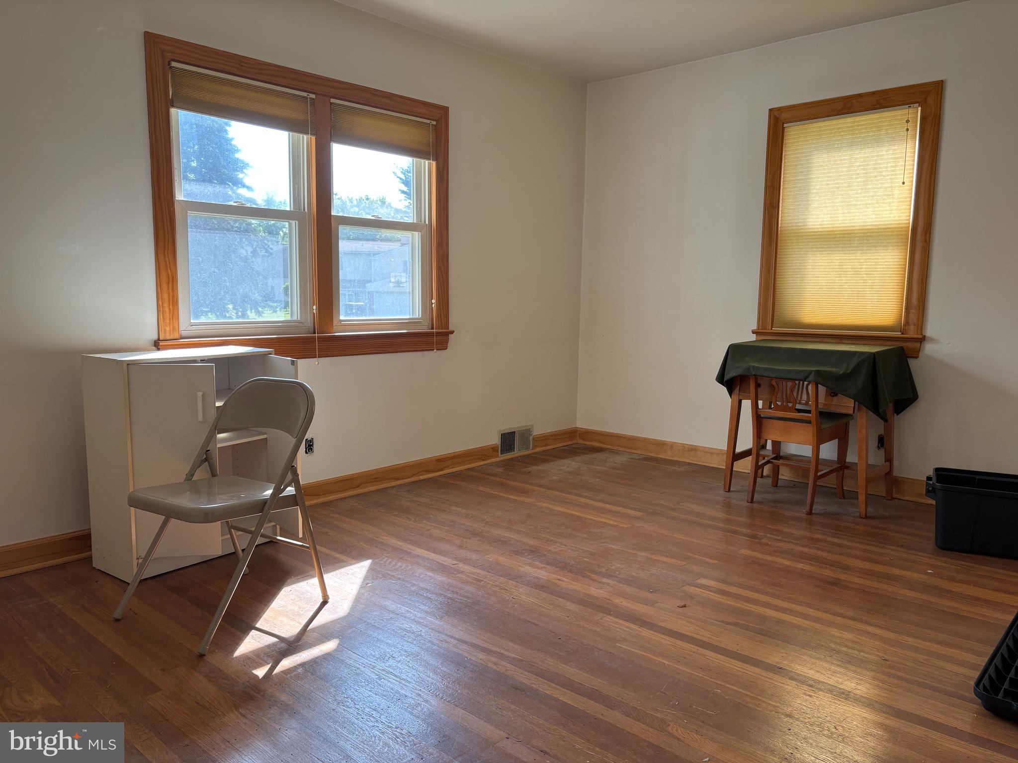 LANSDALE - Residential