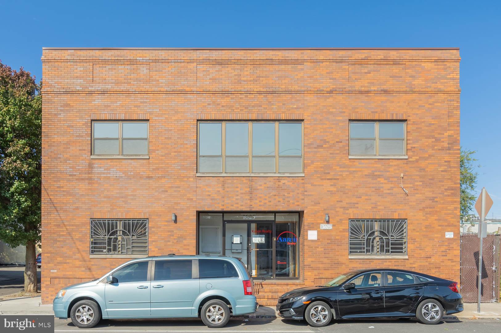 GRADUATE HOSPITAL - Commercial Sale