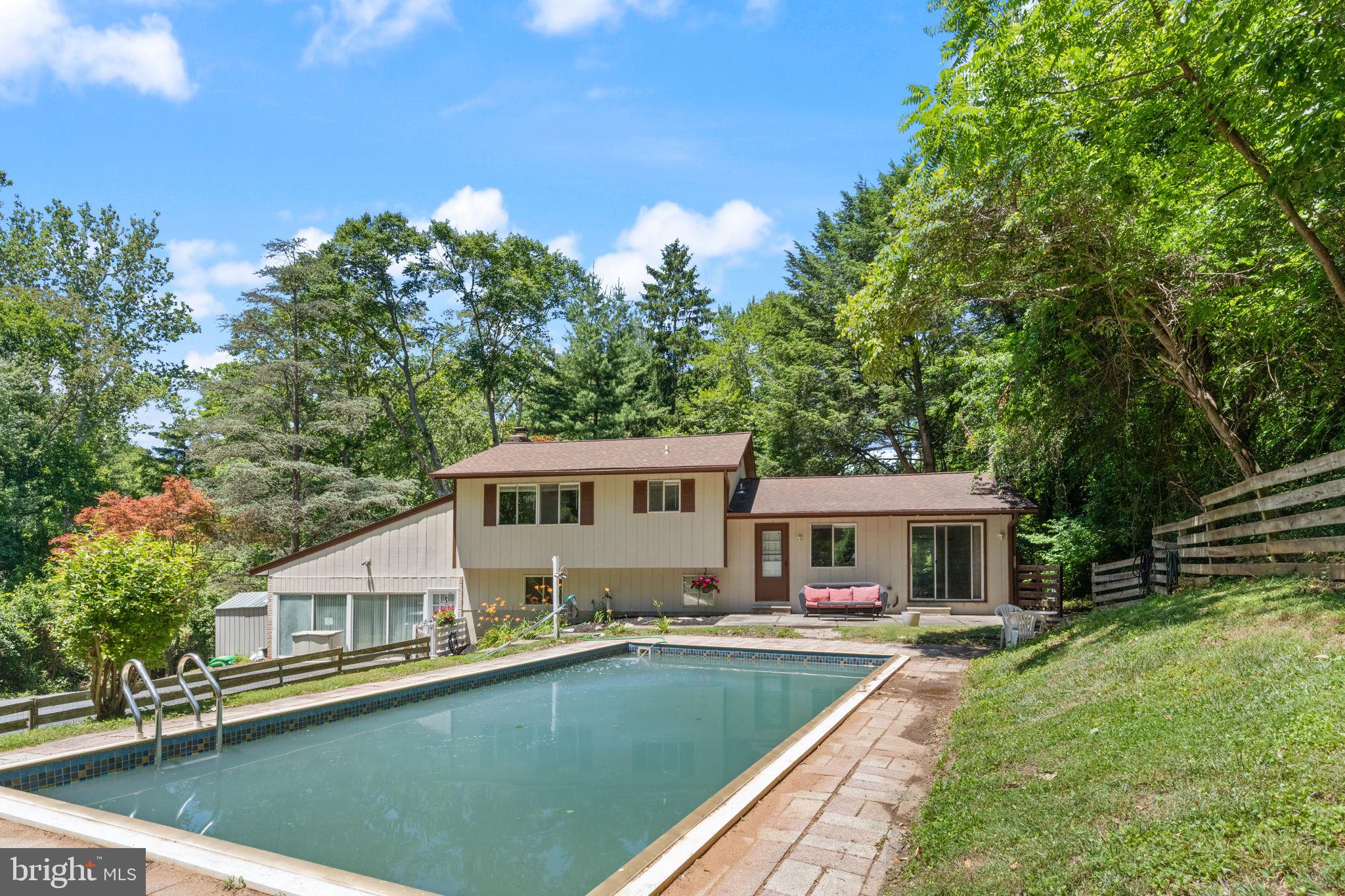 MONTFORD GLEN - Residential