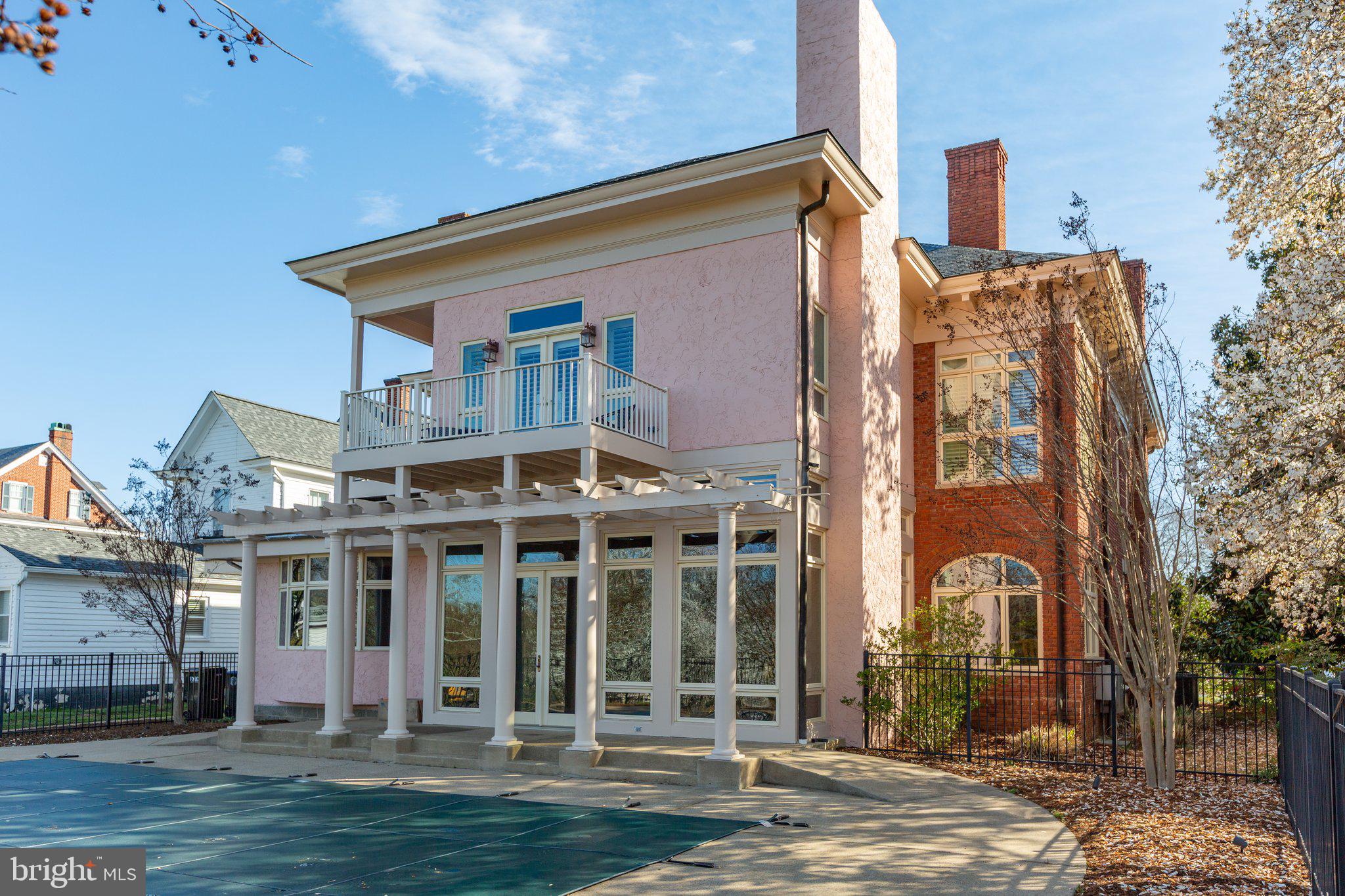 HISTORIC DISTRICT - Residential