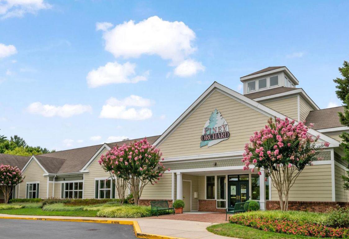PINEY ORCHARD - Residential