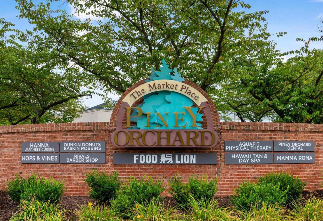 PINEY ORCHARD - Residential