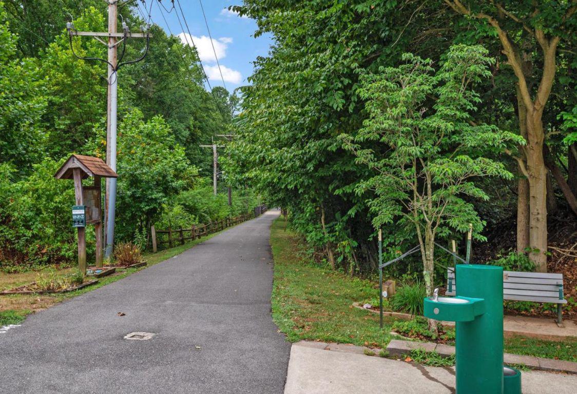 PINEY ORCHARD - Residential
