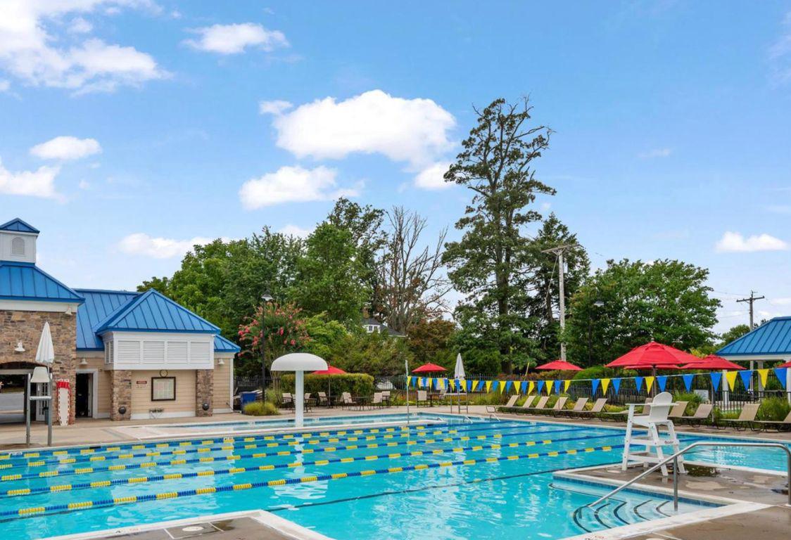 PINEY ORCHARD - Residential