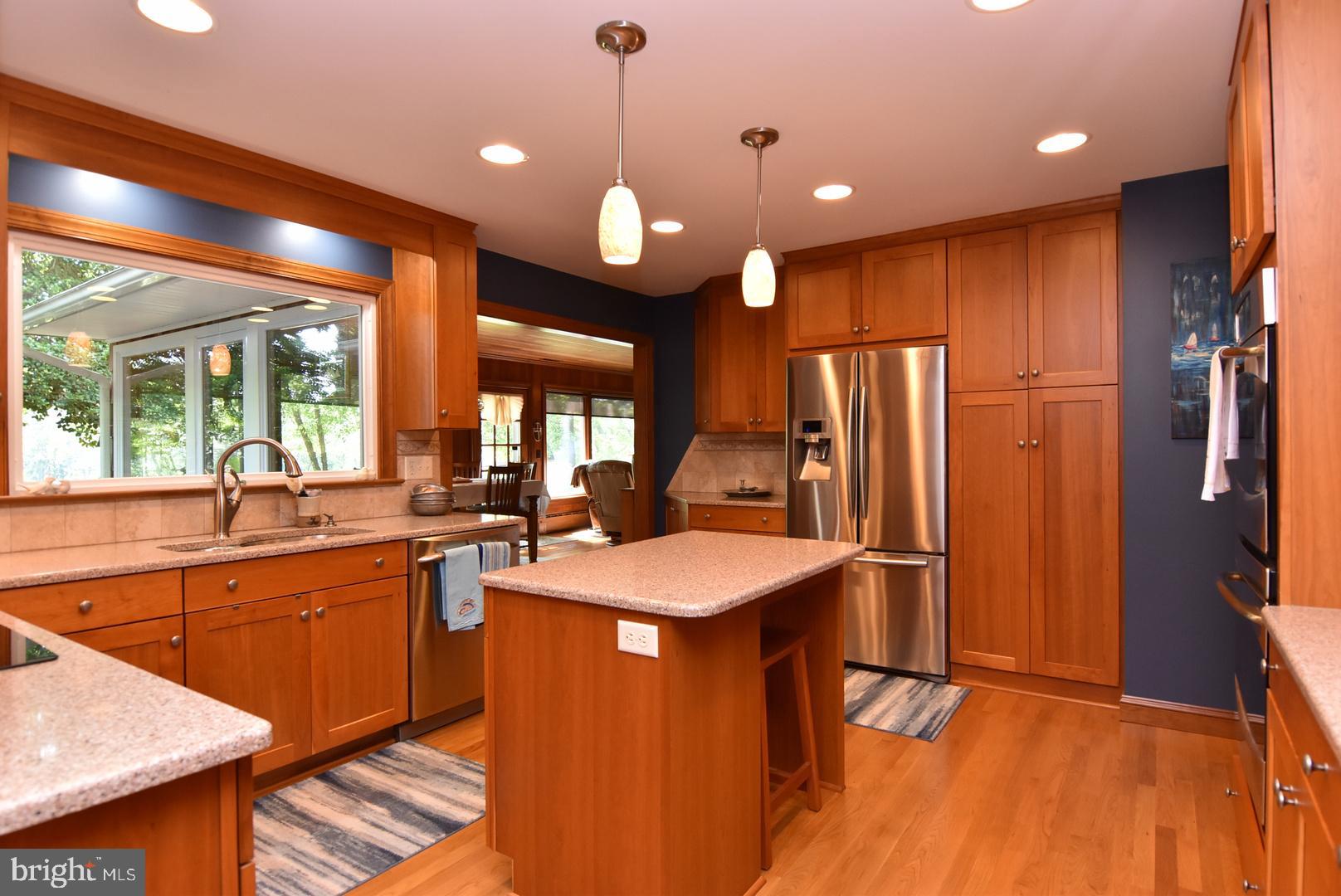 NORTH SHORE COURT - Residential