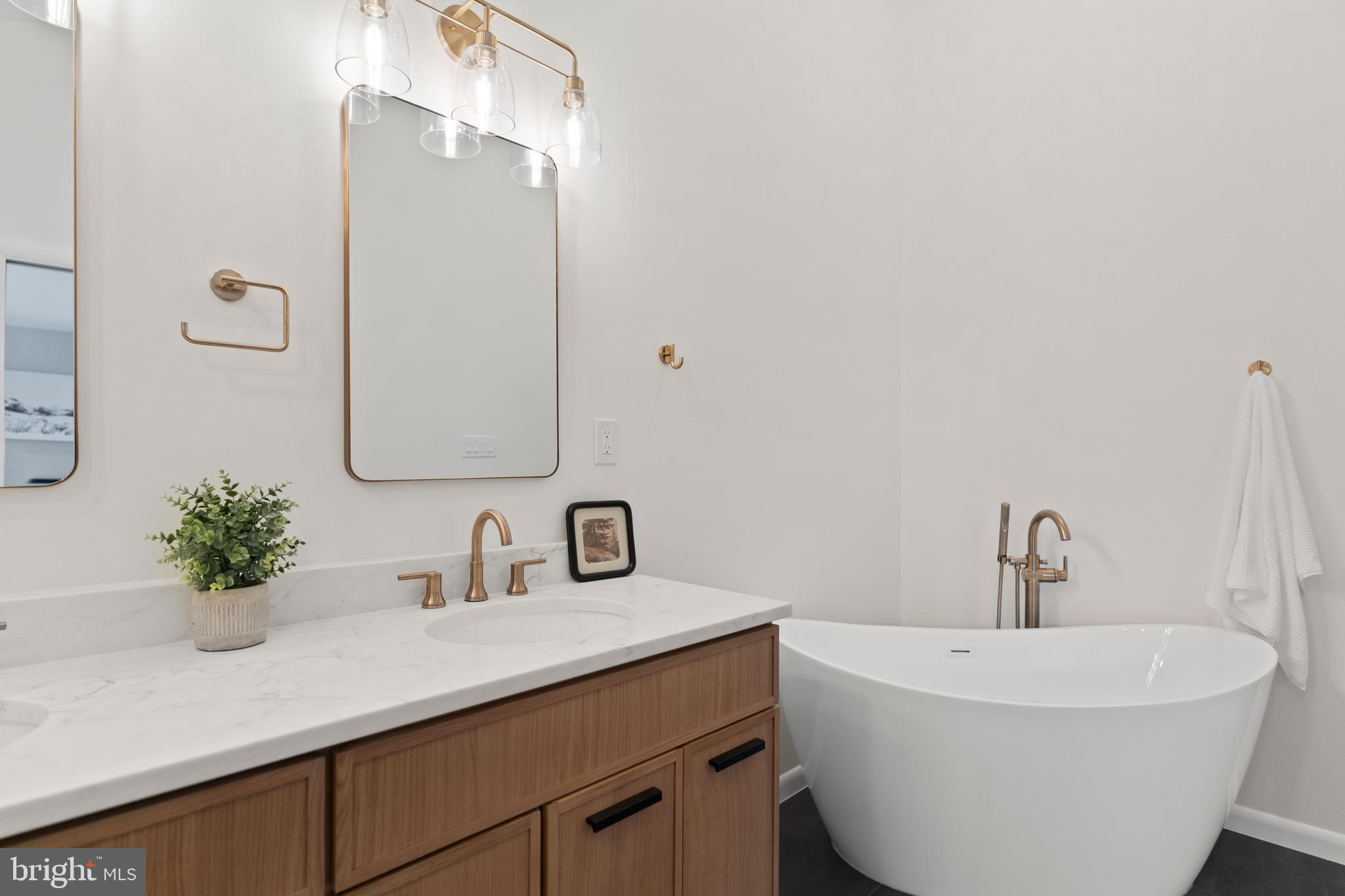 HICKORY CREEK - Residential