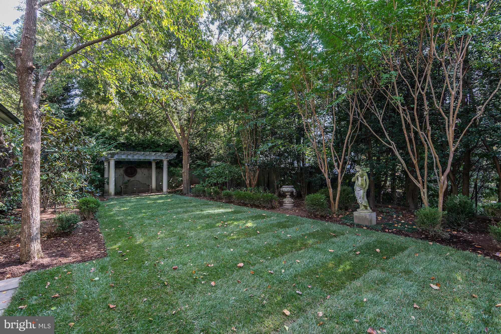 SPRING VALLEY - Residential