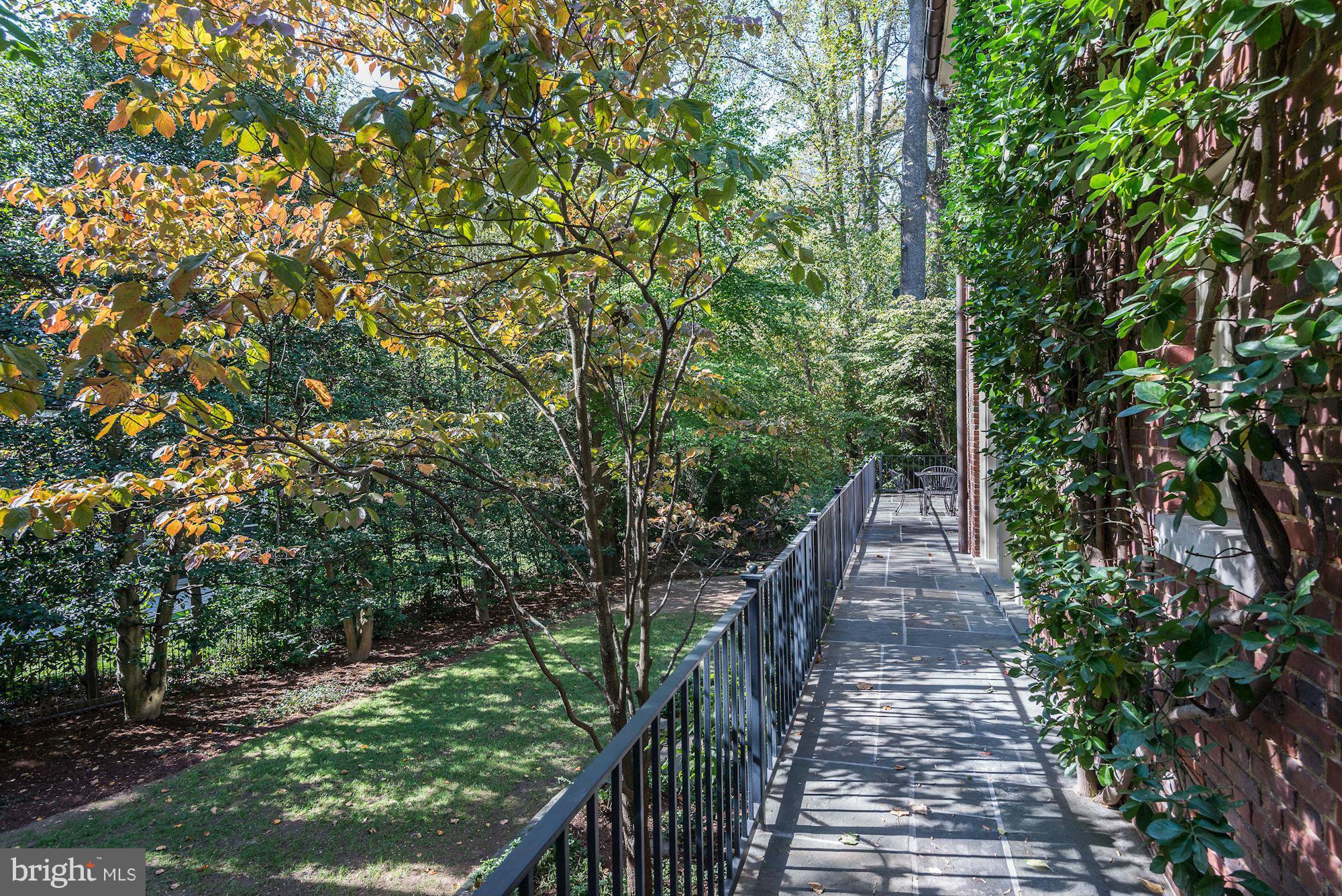 SPRING VALLEY - Residential