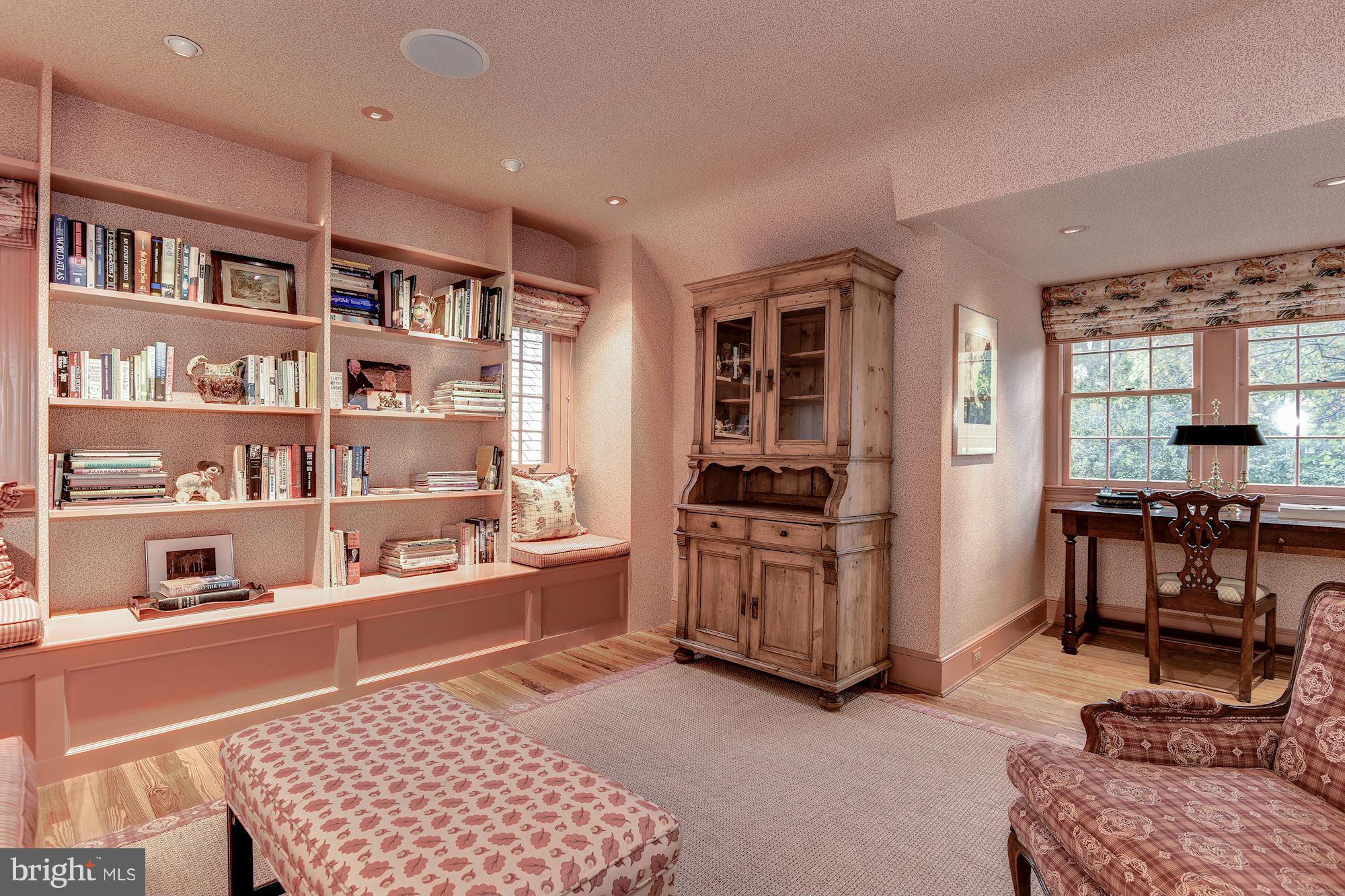 SPRING VALLEY - Residential