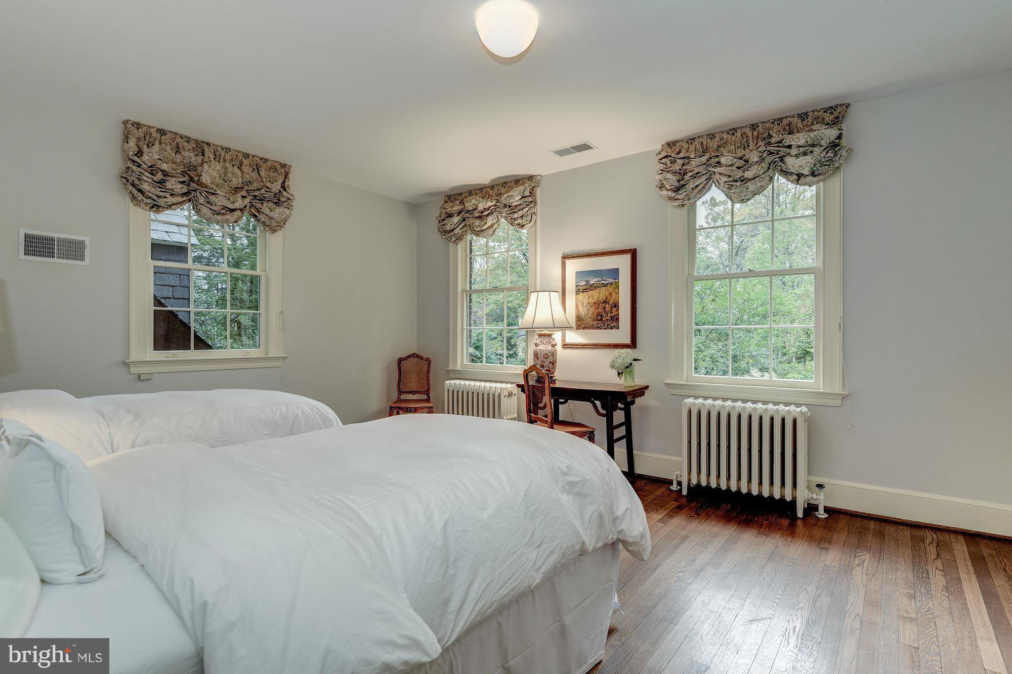 SPRING VALLEY - Residential