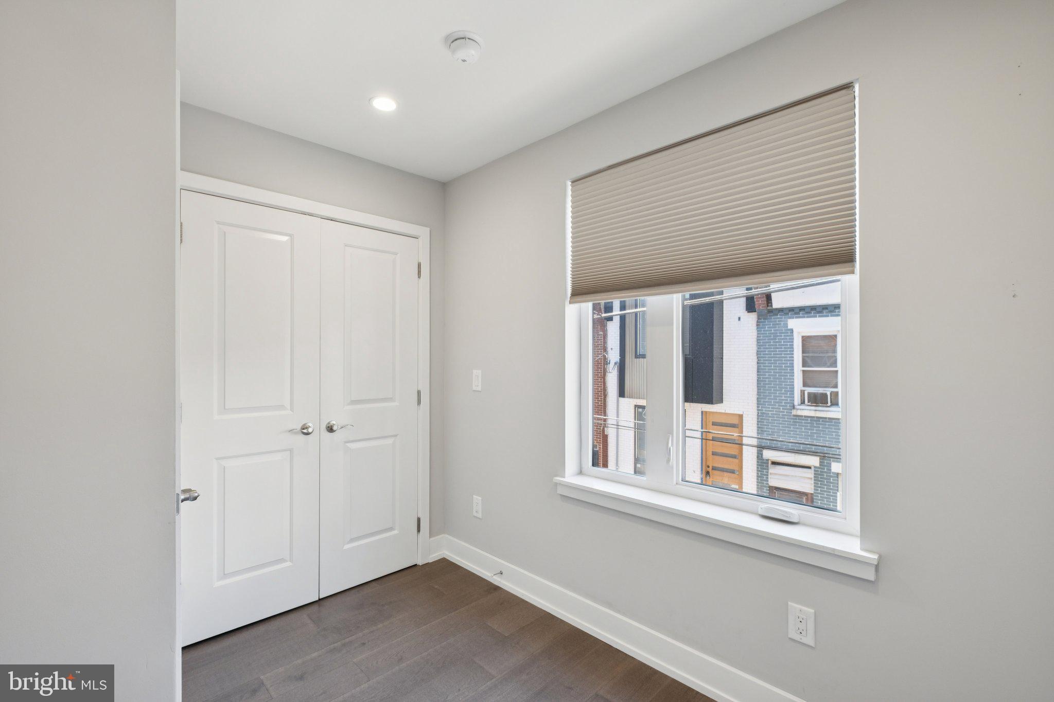 POINT BREEZE - Residential