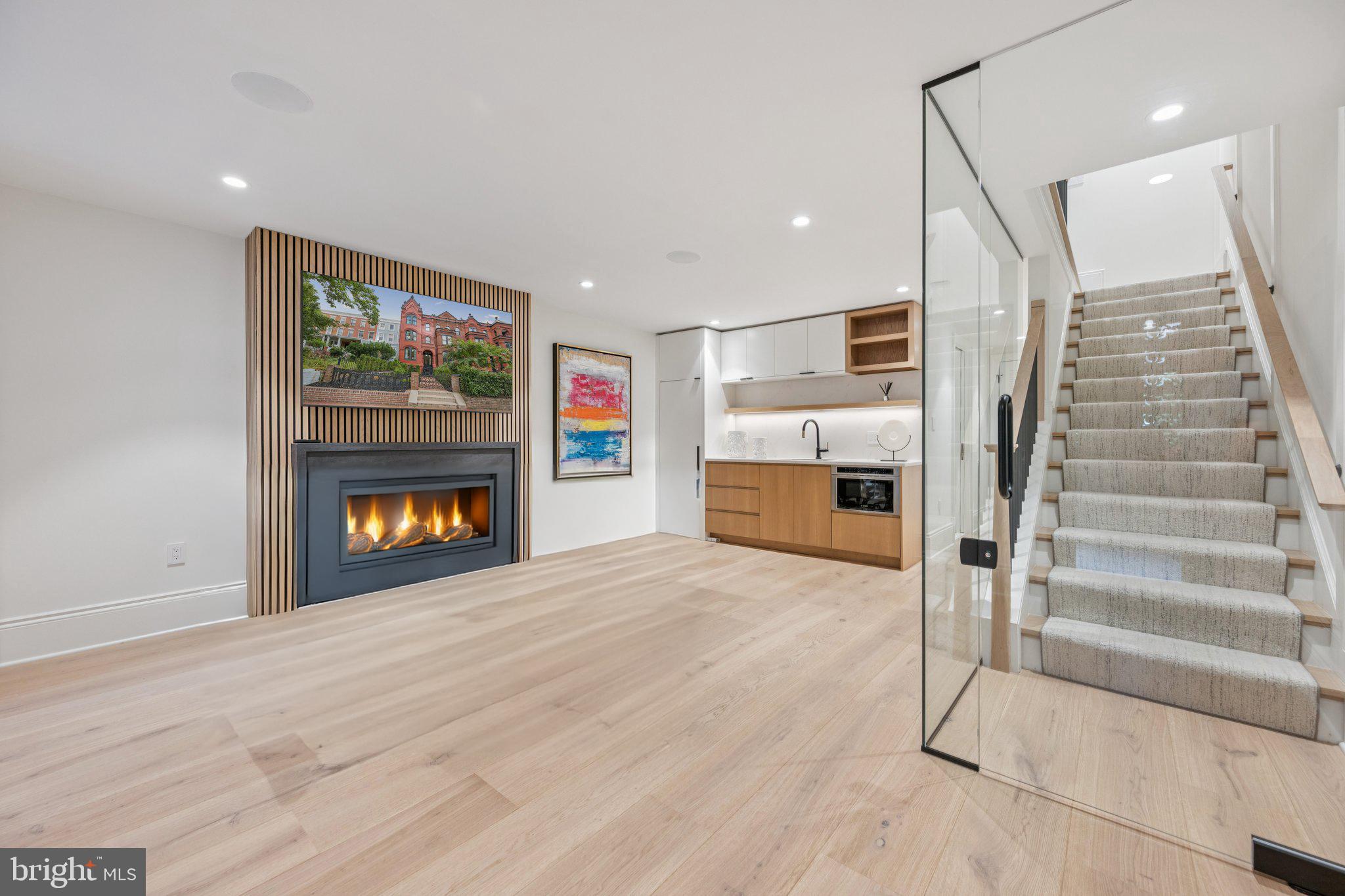 CAPITOL HILL - Residential