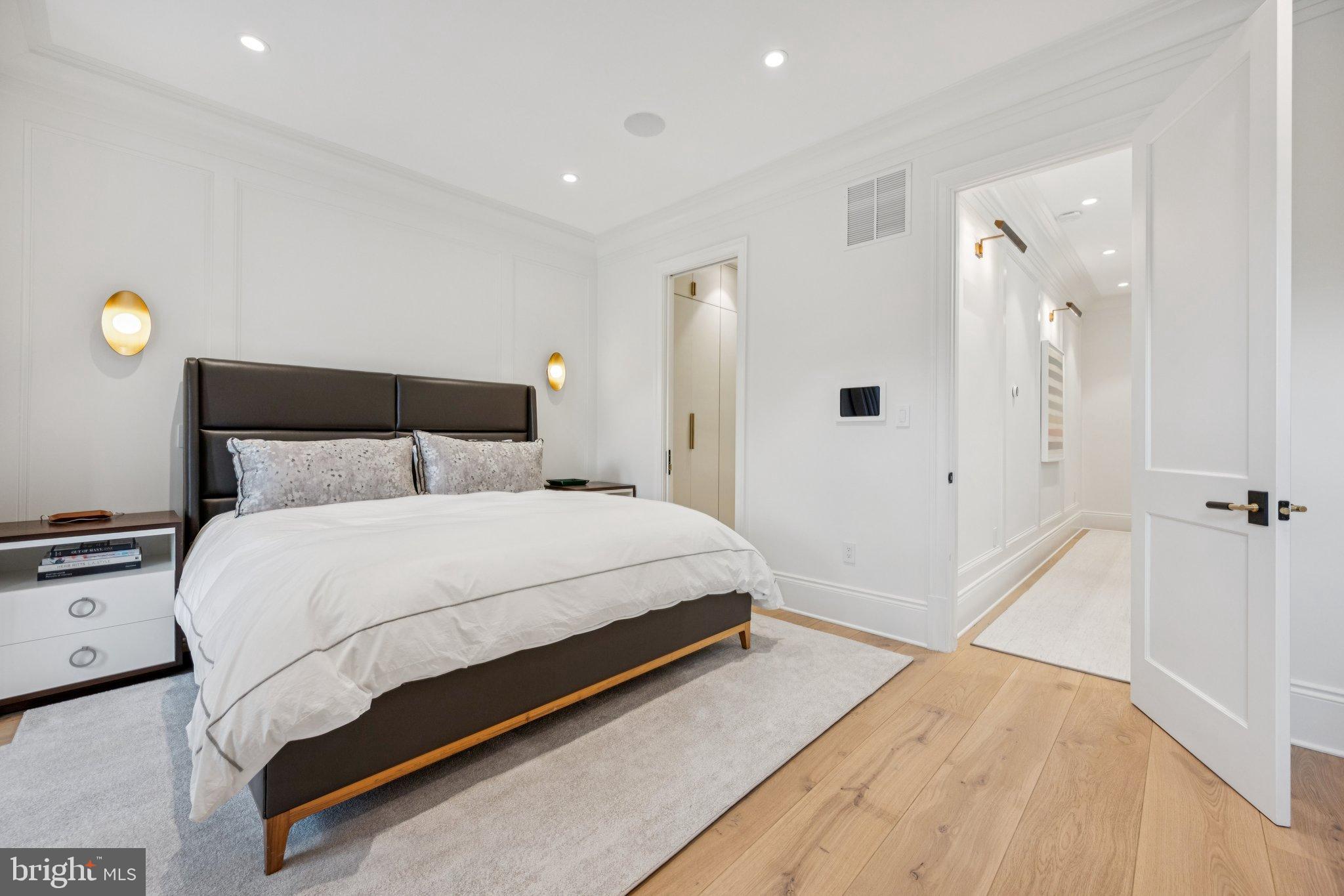 CAPITOL HILL - Residential