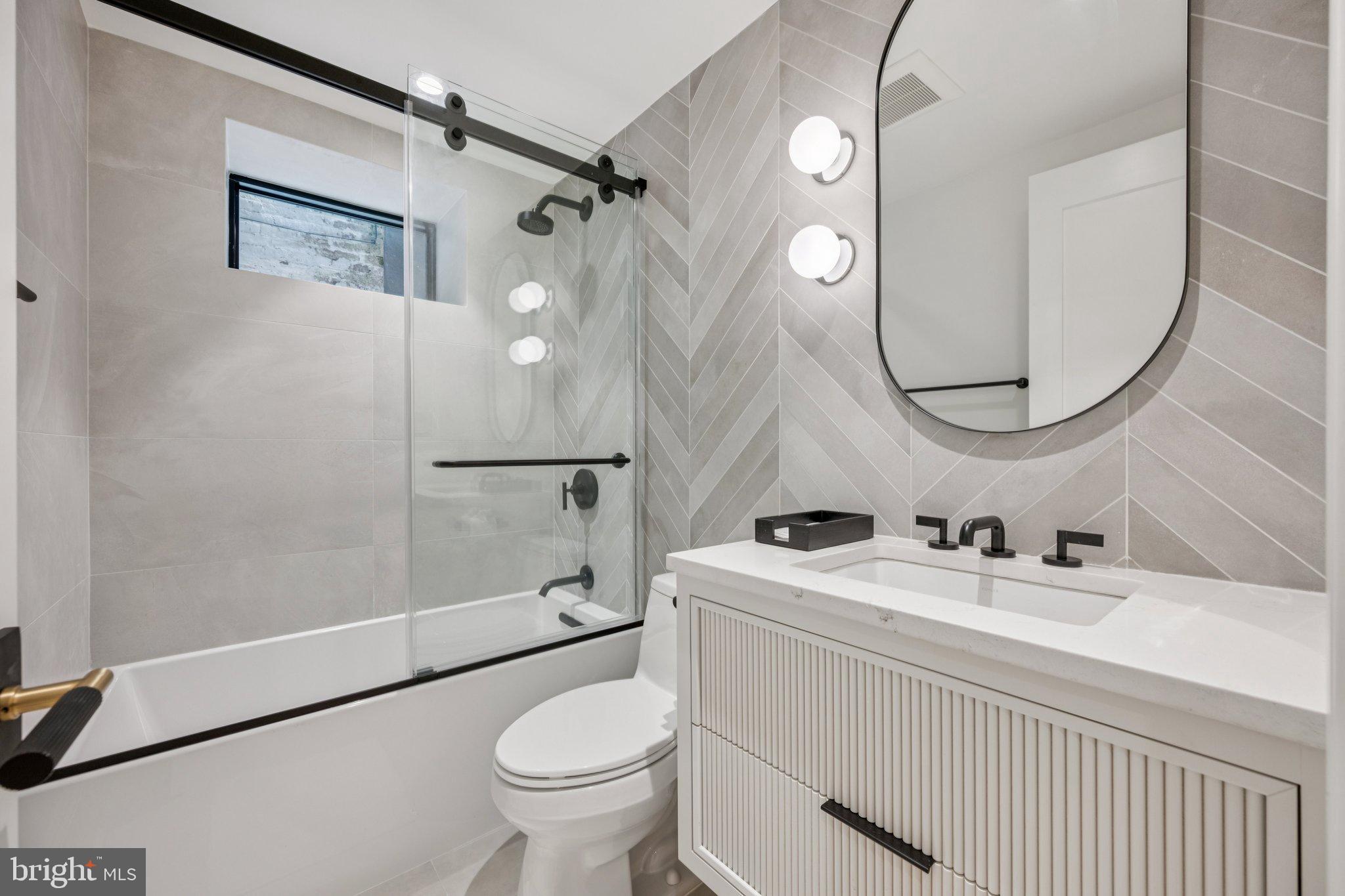 CAPITOL HILL - Residential