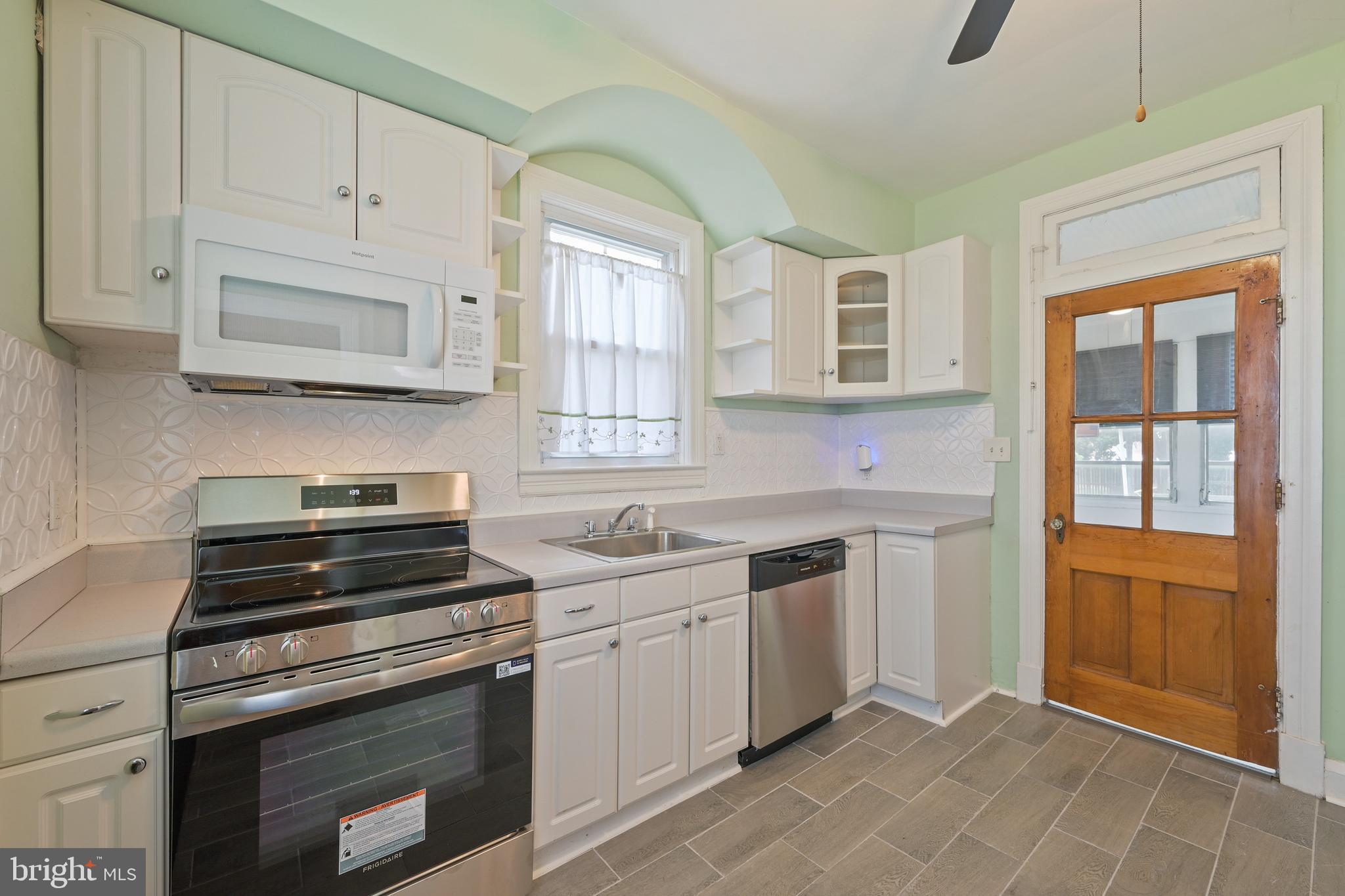 FAIRLAWN - Residential