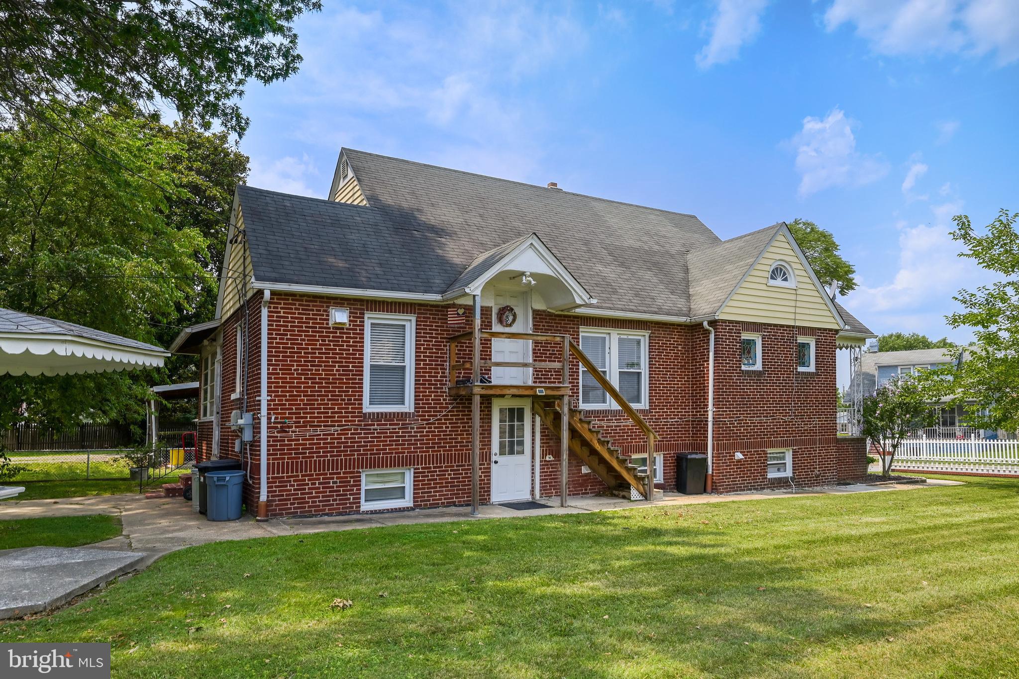 FAIRLAWN - Residential