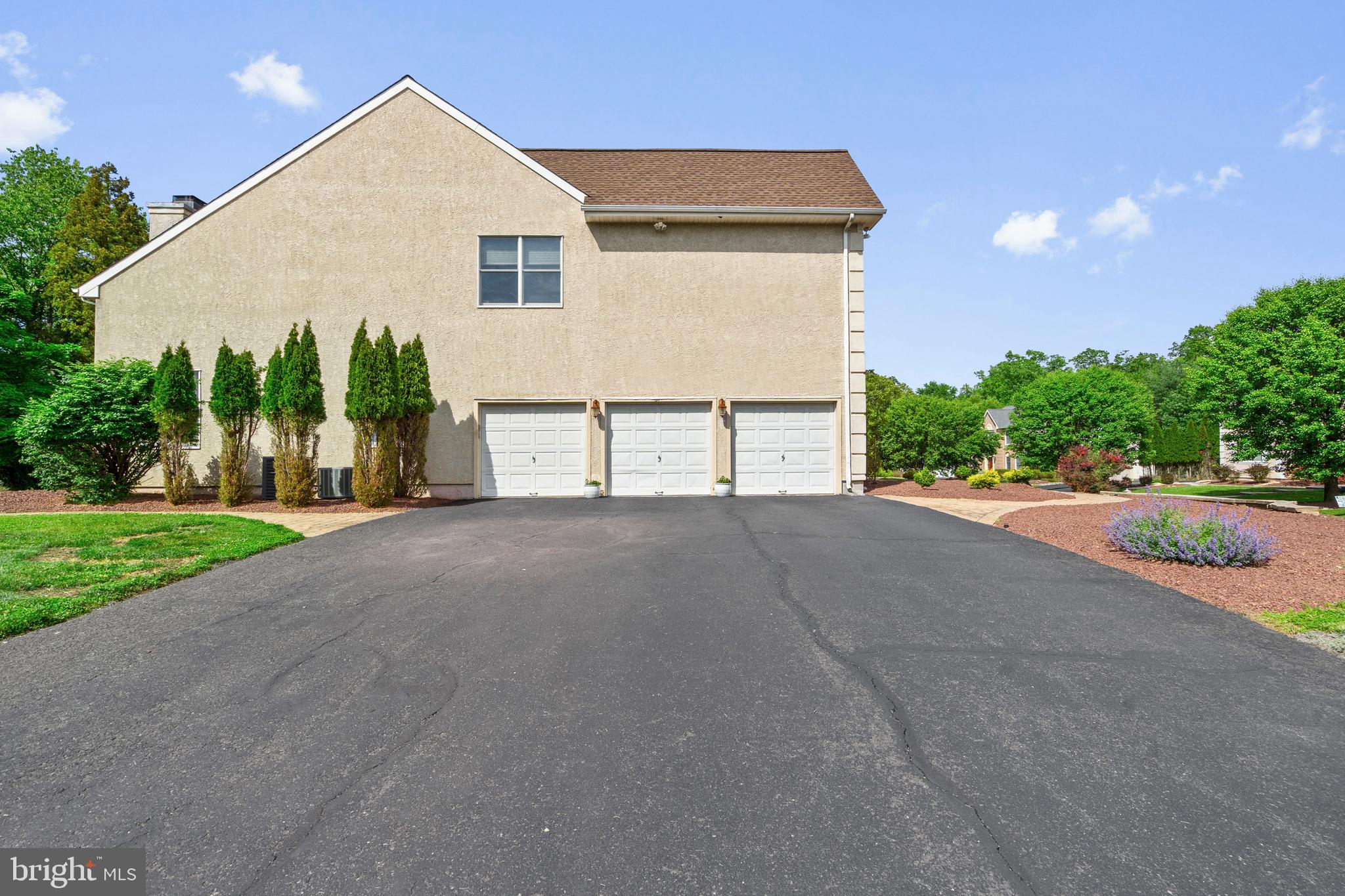 HILLS AT NORTHAMPT - Residential