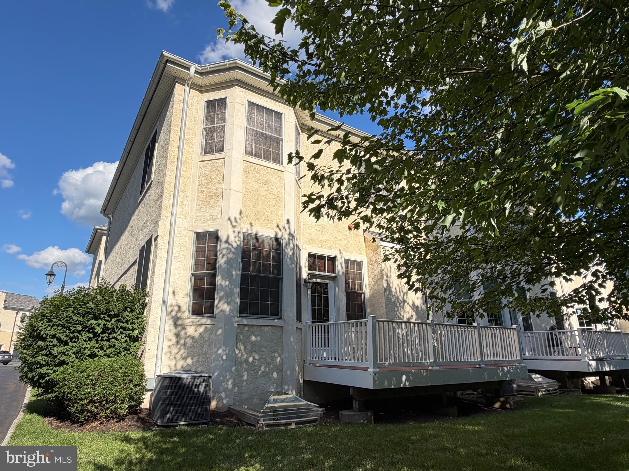 BREYER COURT - Residential