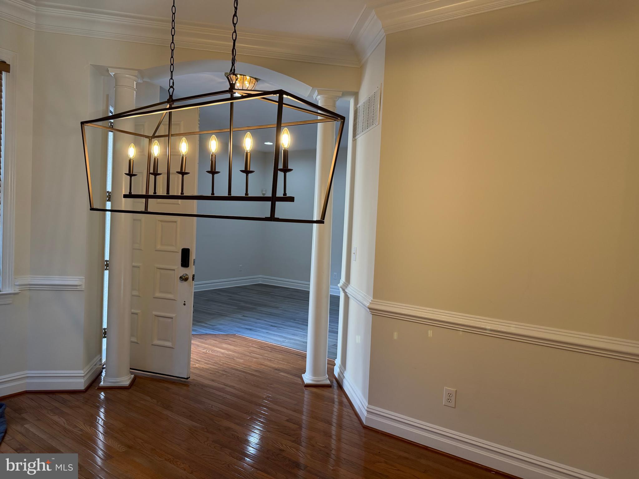 BREYER COURT - Residential