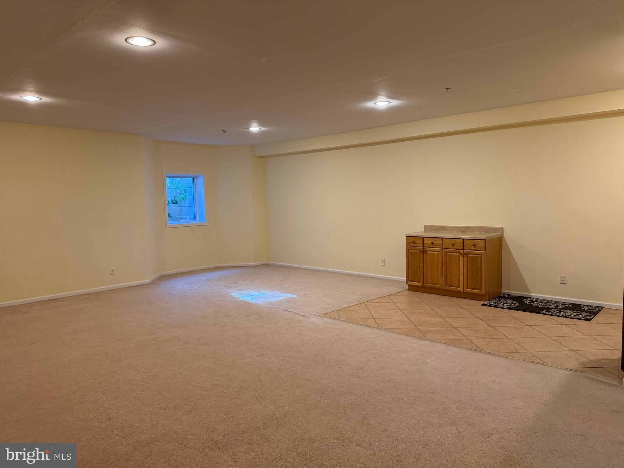 BREYER COURT - Residential