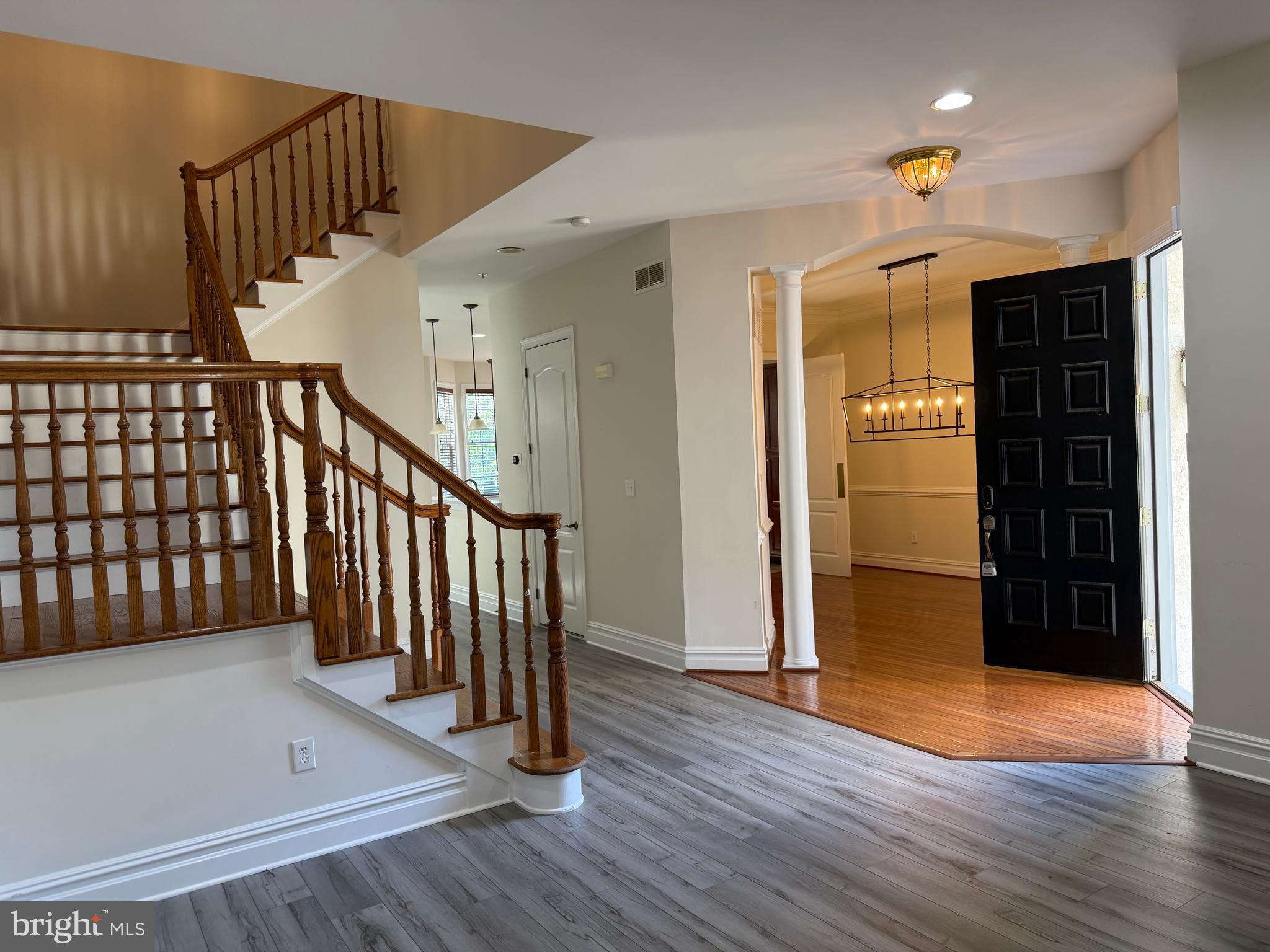 BREYER COURT - Residential