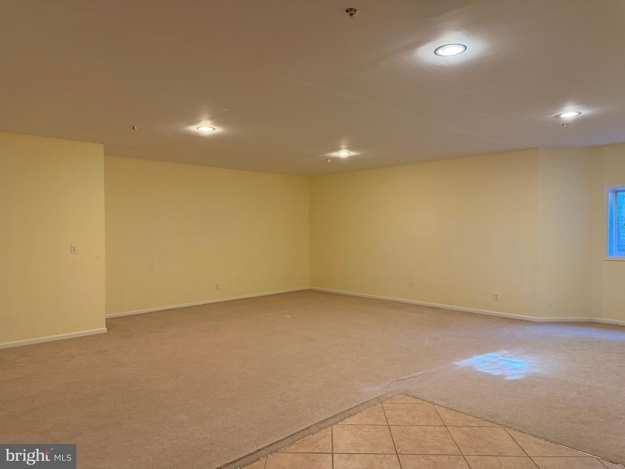 BREYER COURT - Residential