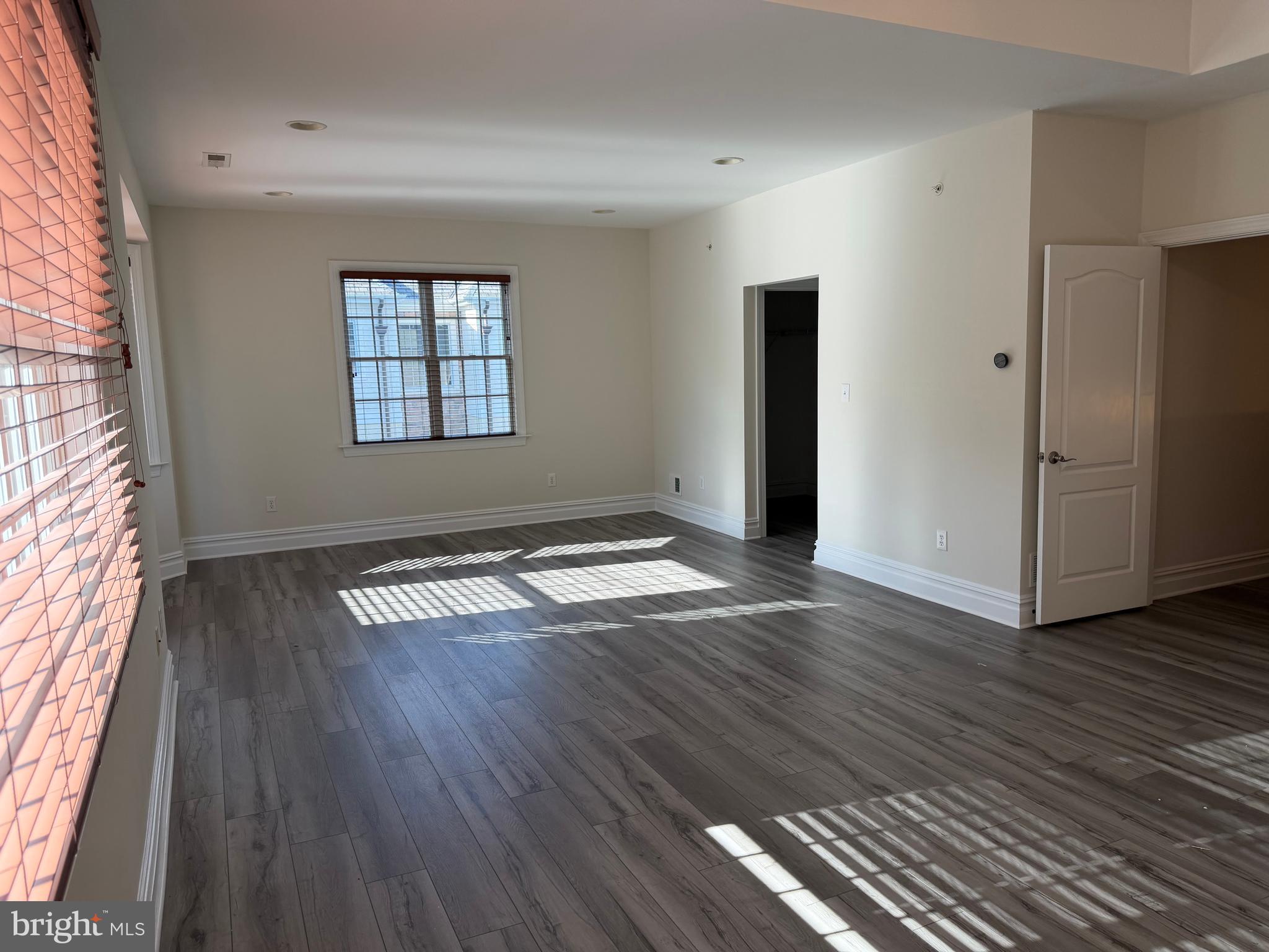 BREYER COURT - Residential