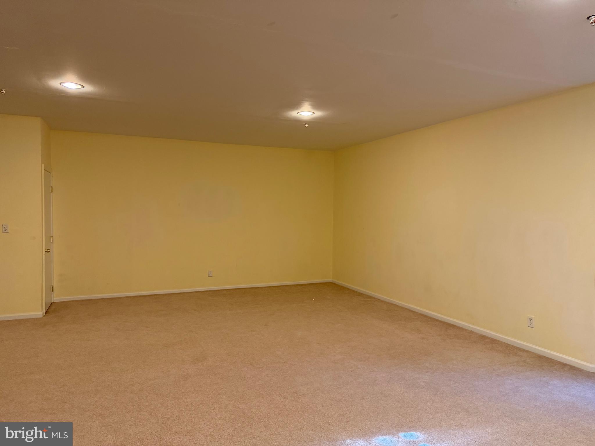 BREYER COURT - Residential
