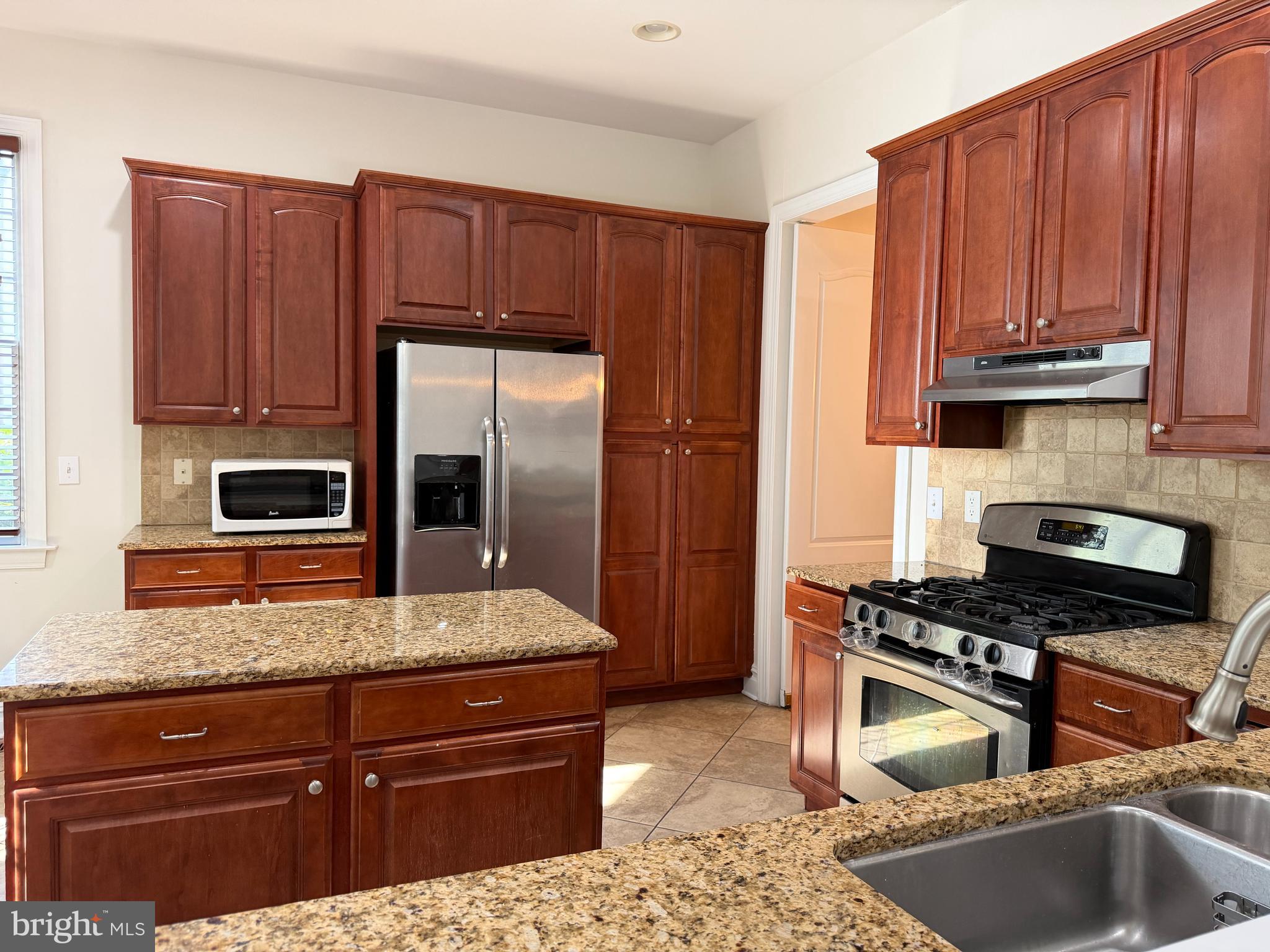 BREYER COURT - Residential