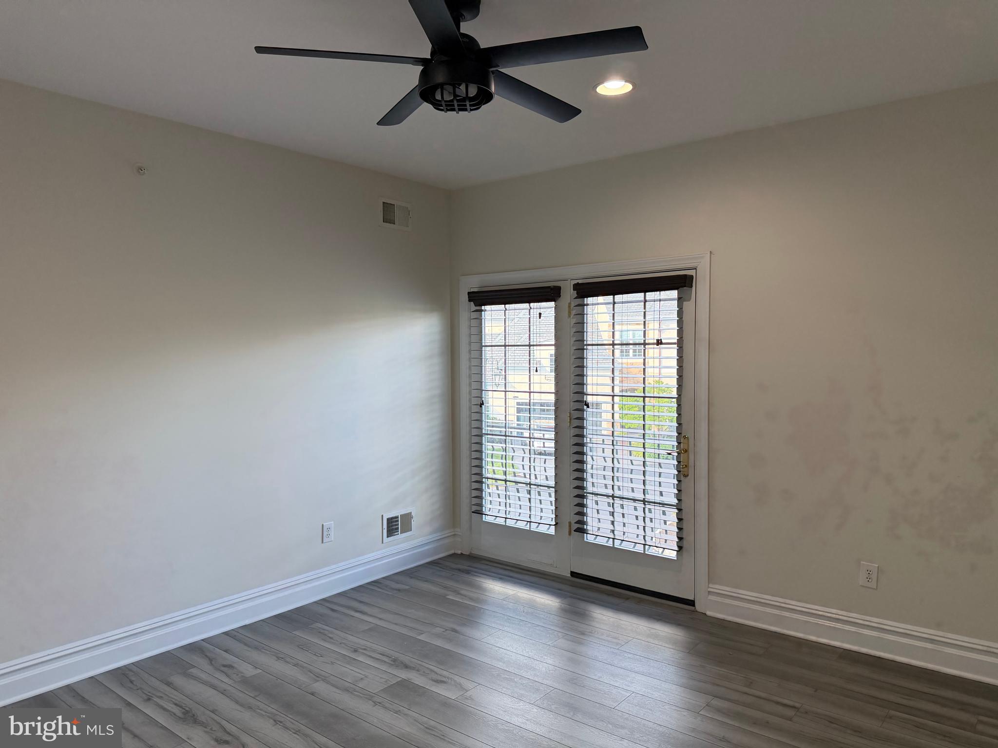 BREYER COURT - Residential