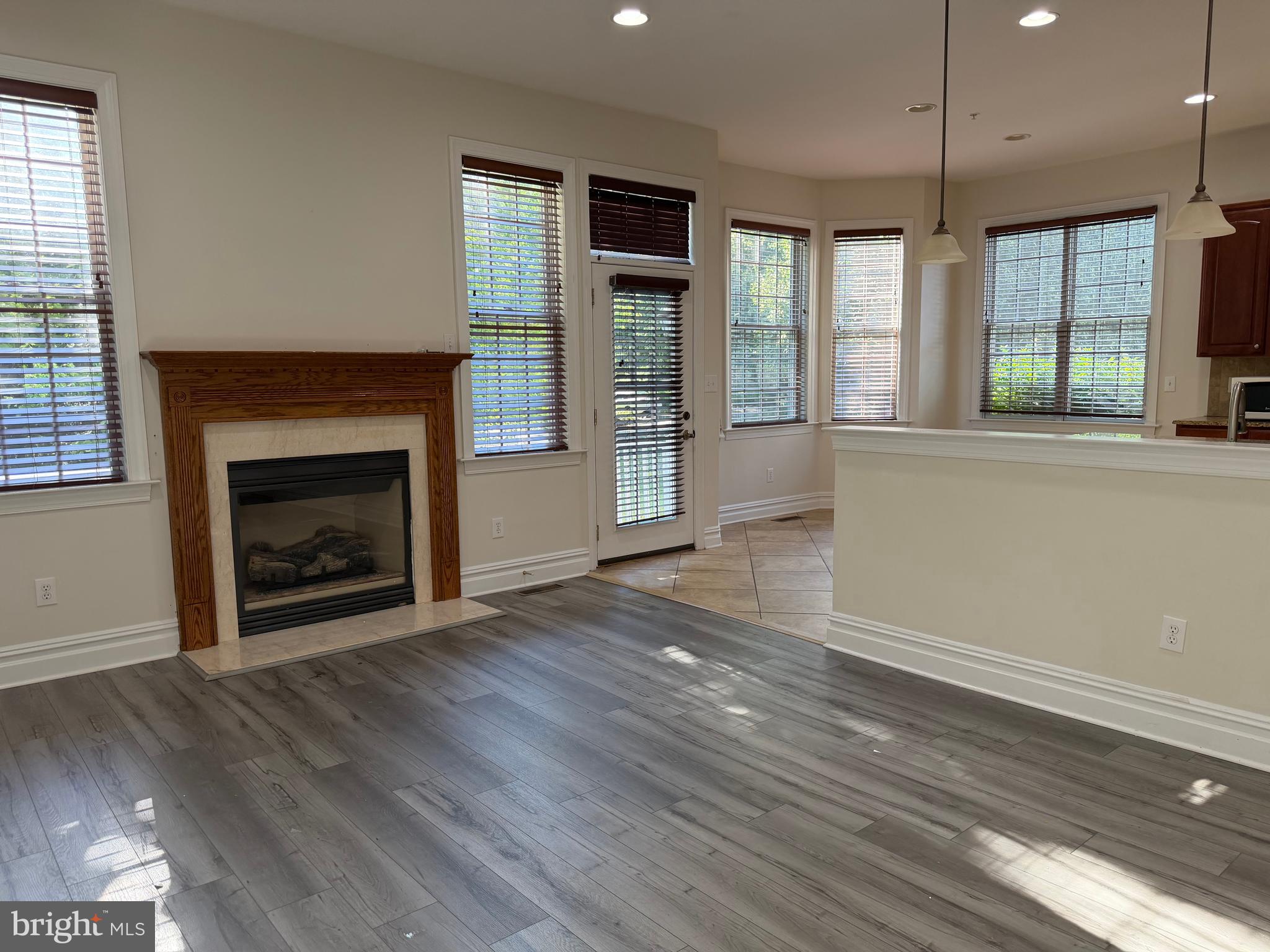BREYER COURT - Residential