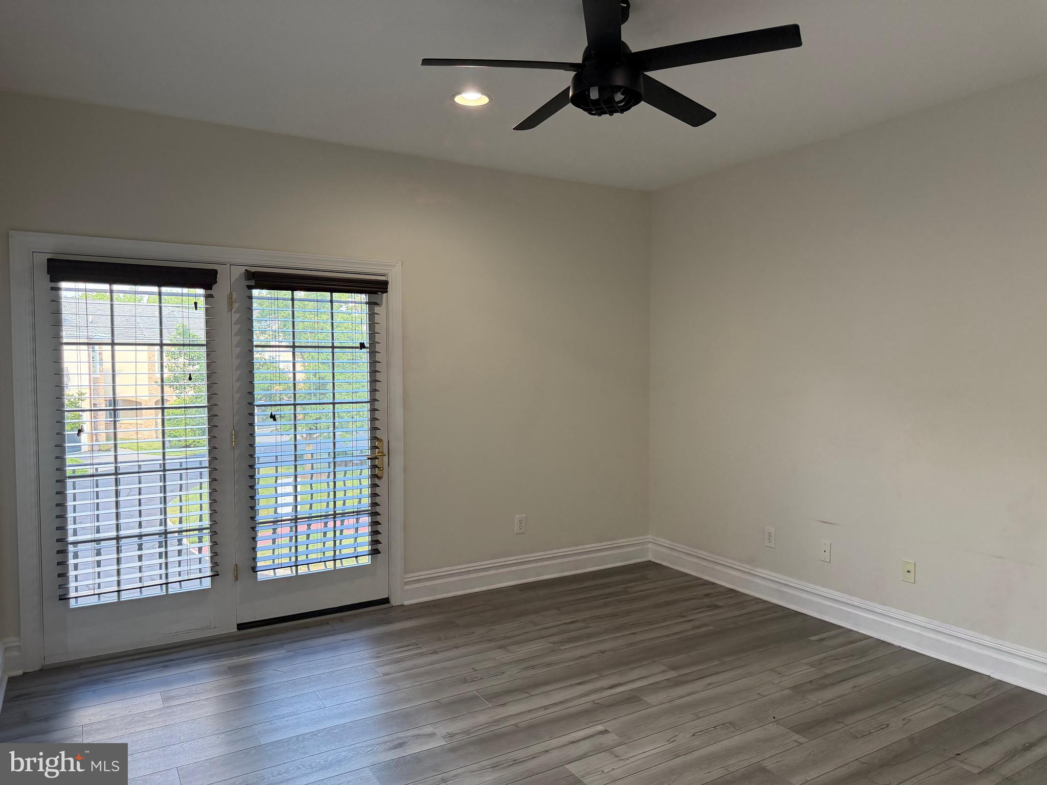 BREYER COURT - Residential