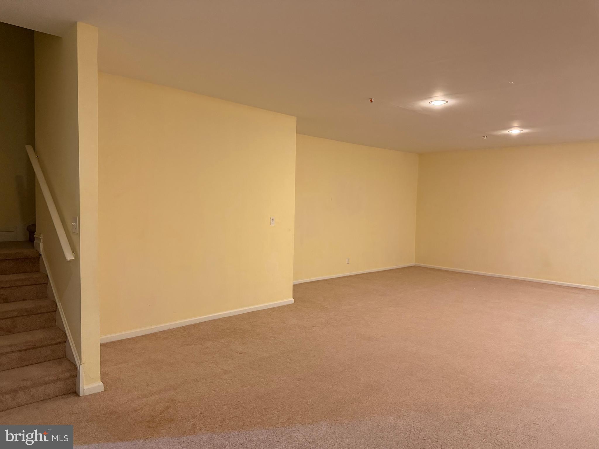 BREYER COURT - Residential
