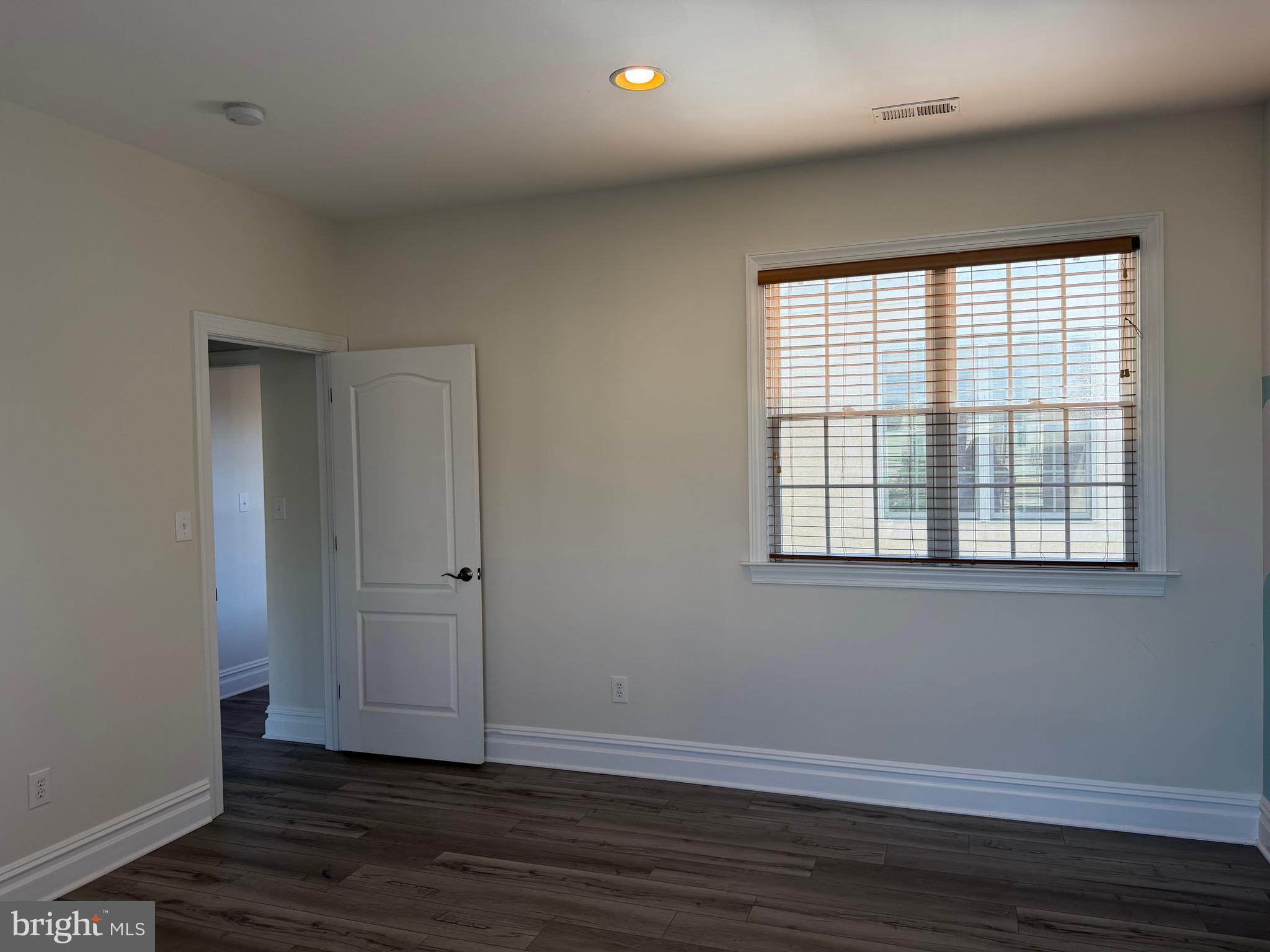 BREYER COURT - Residential