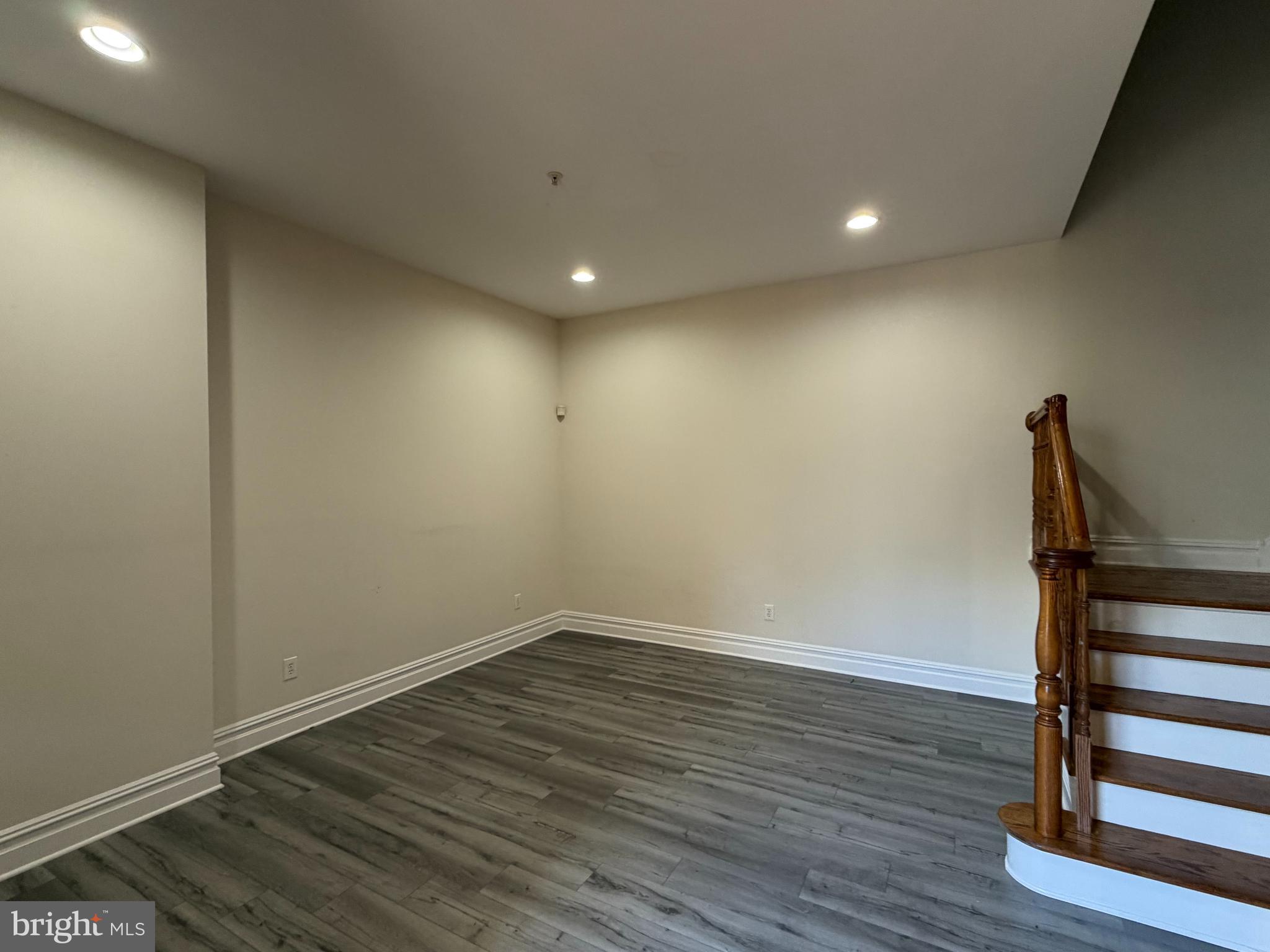 BREYER COURT - Residential